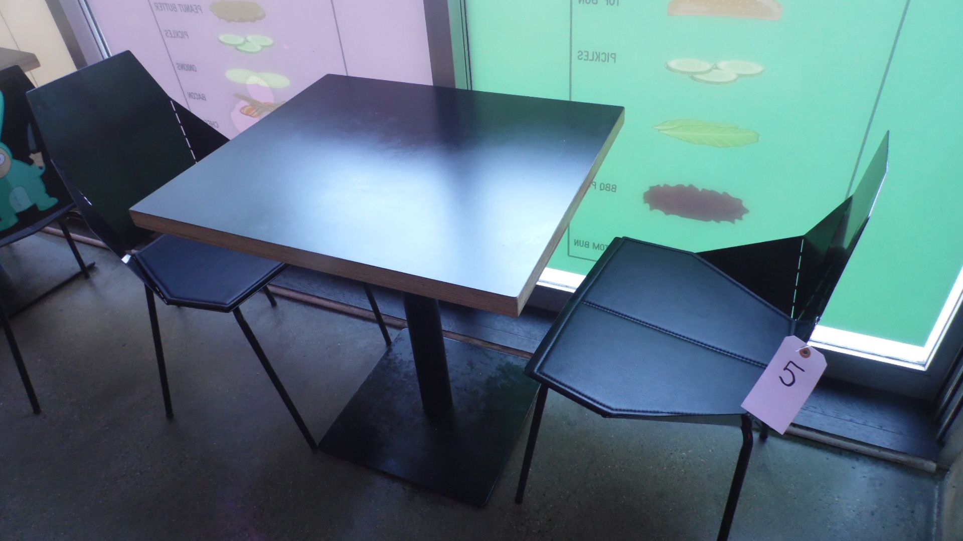 DOOMIES TABLE & 2-CHAIRS