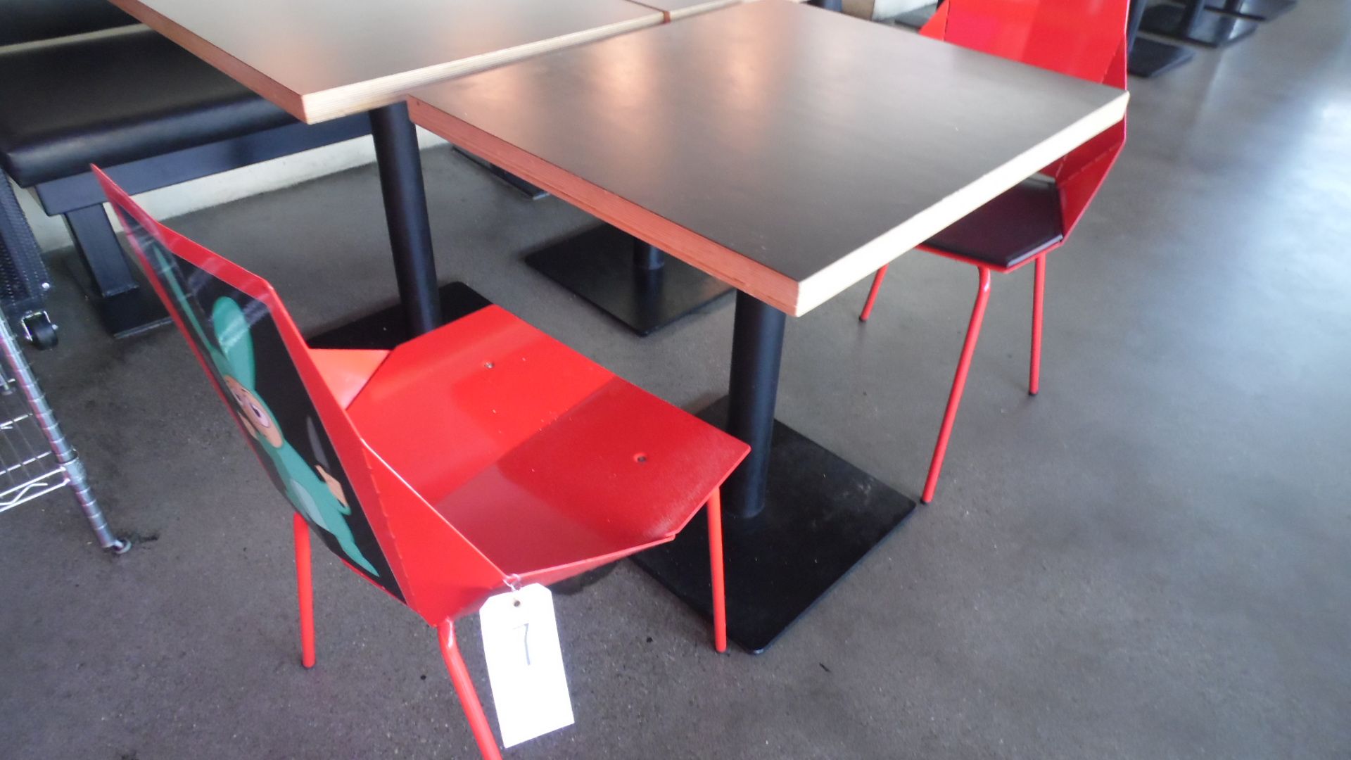 DOOMIES TABLE & 2-CHAIRS