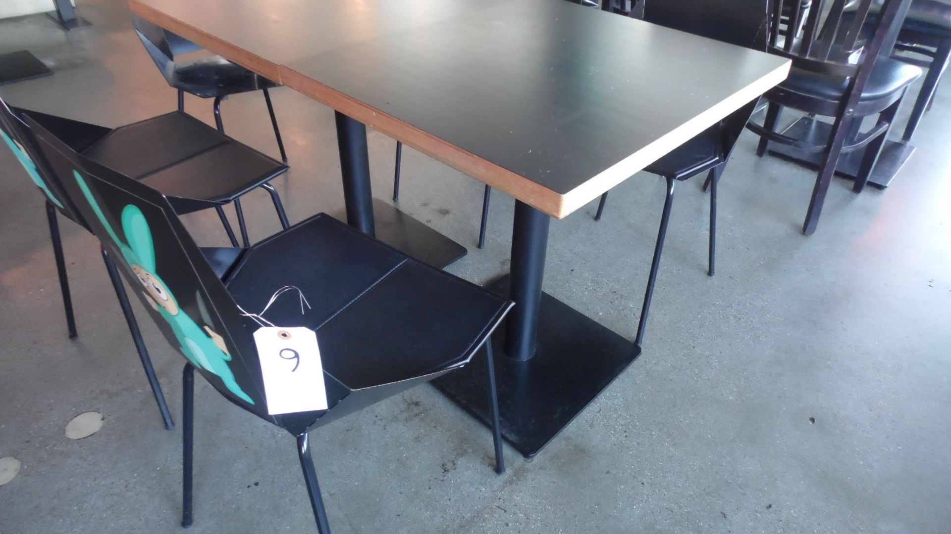 DOOMIES TABLE & 2-CHAIRS