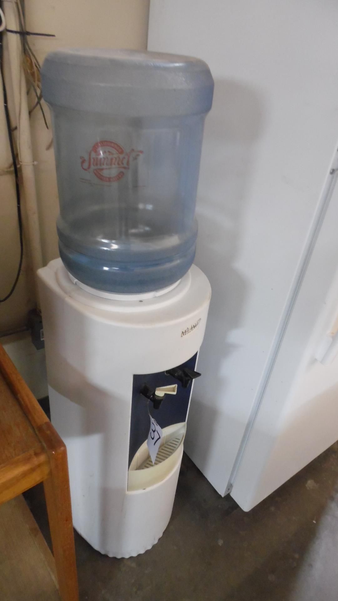 WATER DISPENSER