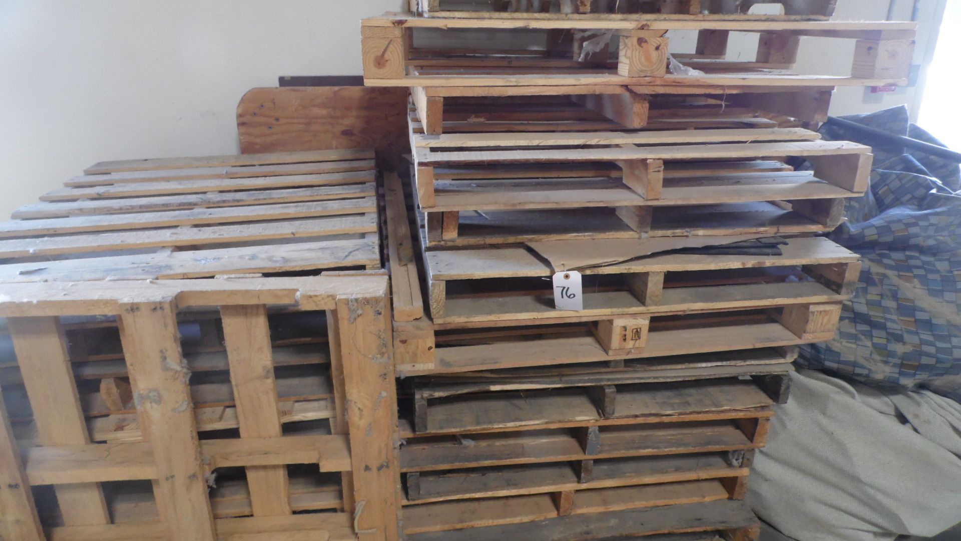 ASSORTED PALLETS