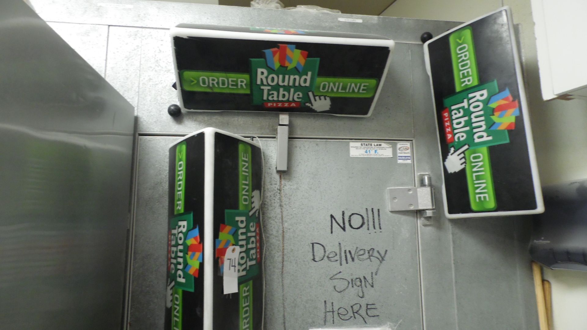 ROUND TABLE DELIVERY SIGNS