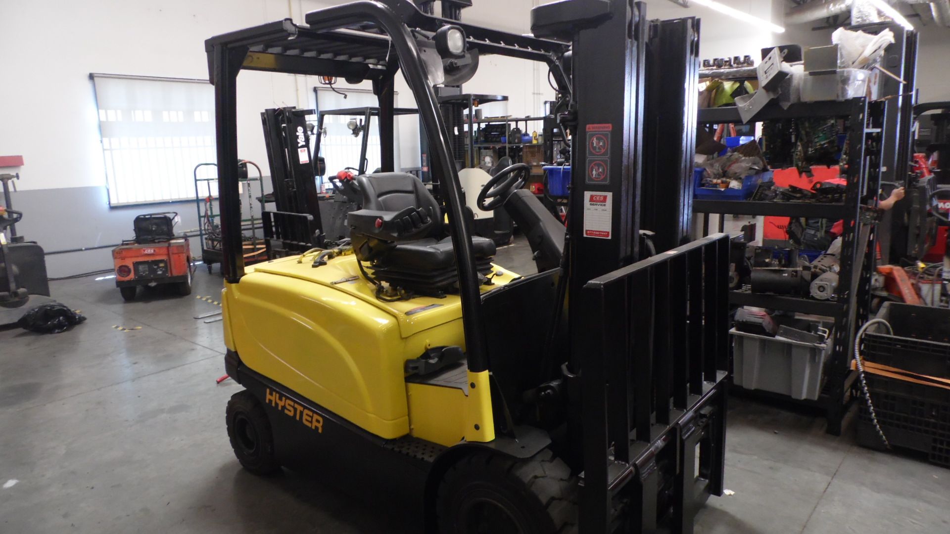 #21168 HYSTER J5CXN ELECTRIC 5000-LB. SIT DOWN FORKLIFT (HRS. 6332 MAST HGT. 83" / 189") - Image 2 of 2