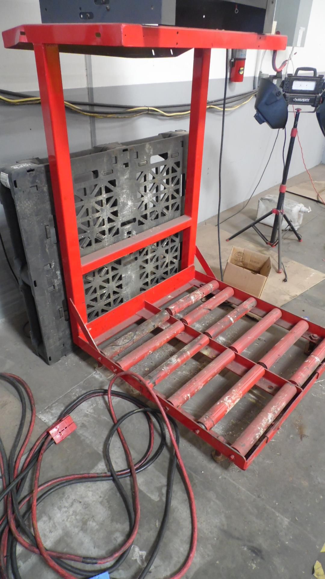 RED ROLLING BATTERY RACK - Image 2 of 2