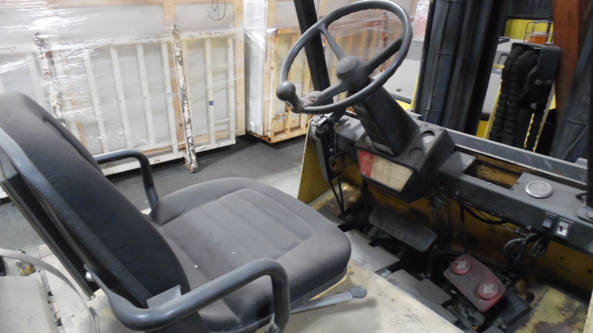 HYSTER FORKLIFT 8000-LB. (AS-IS) - Image 2 of 3
