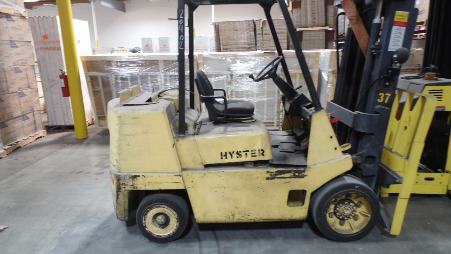 HYSTER FORKLIFT 8000-LB. (AS-IS) - Image 3 of 3