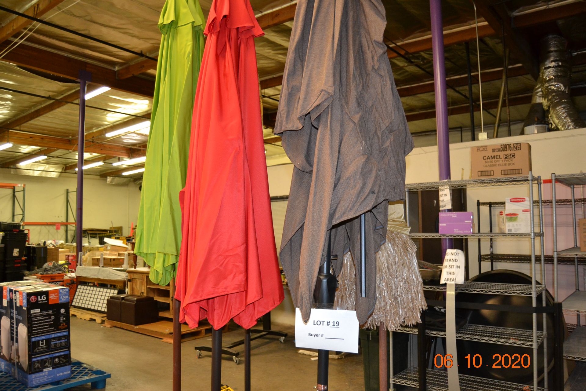 (5) ASSORTED SIZES PATIO UMBRELLAS WITH STANDS