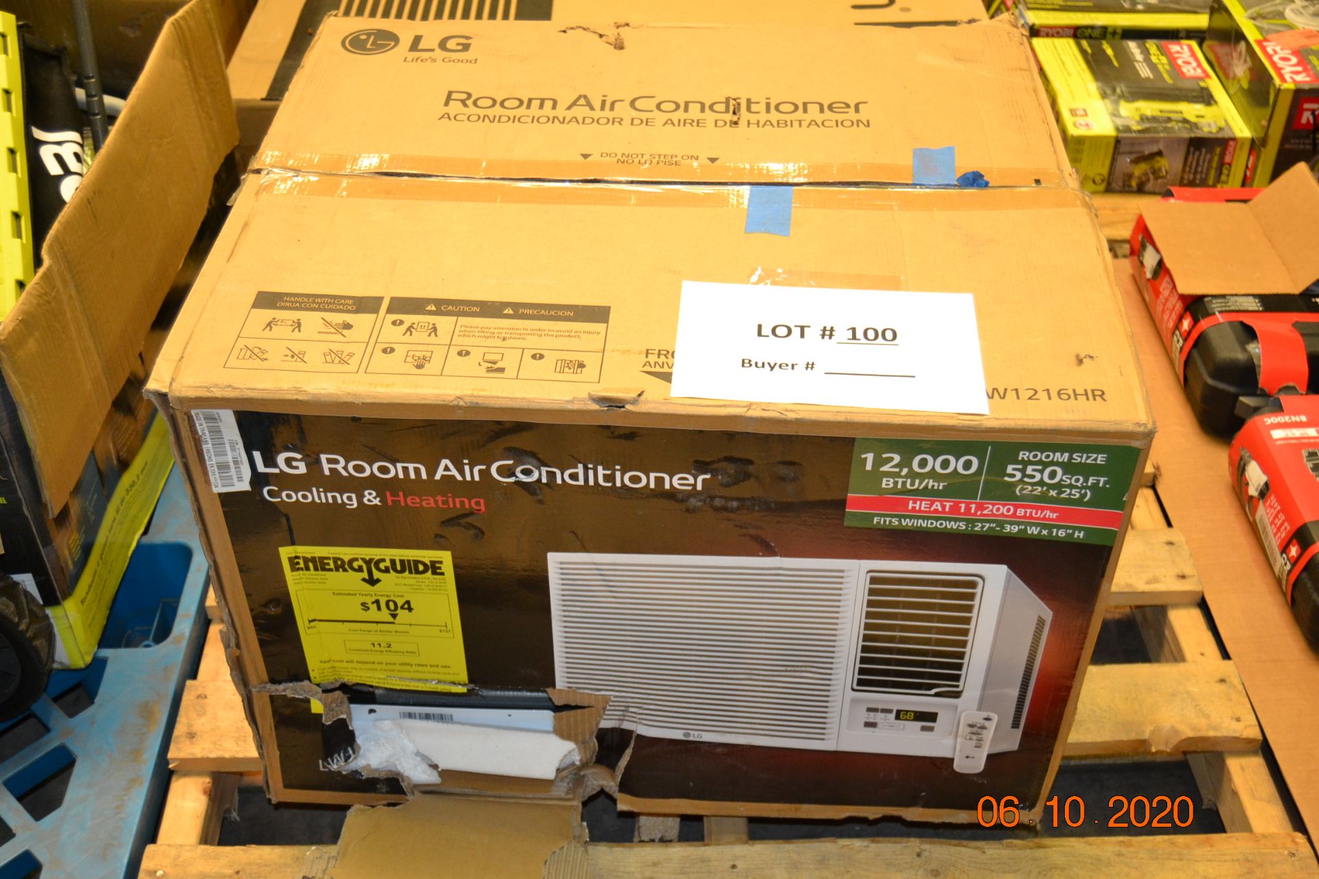 LG ROOM AIR CONDITIONER/HEATER 12,000 BTU COOLING AND HEATING