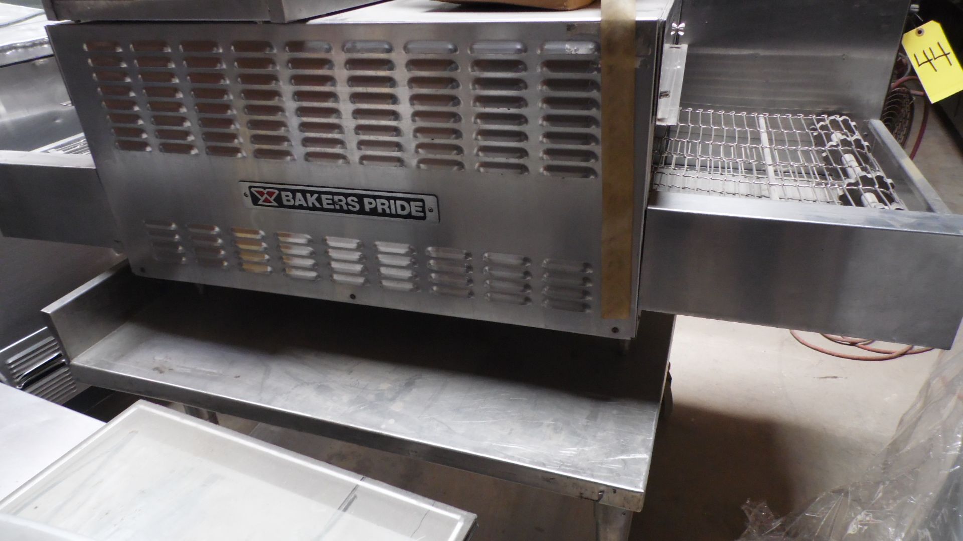 BAKERS PRIDE CONVEYOR PIZZA OVEN