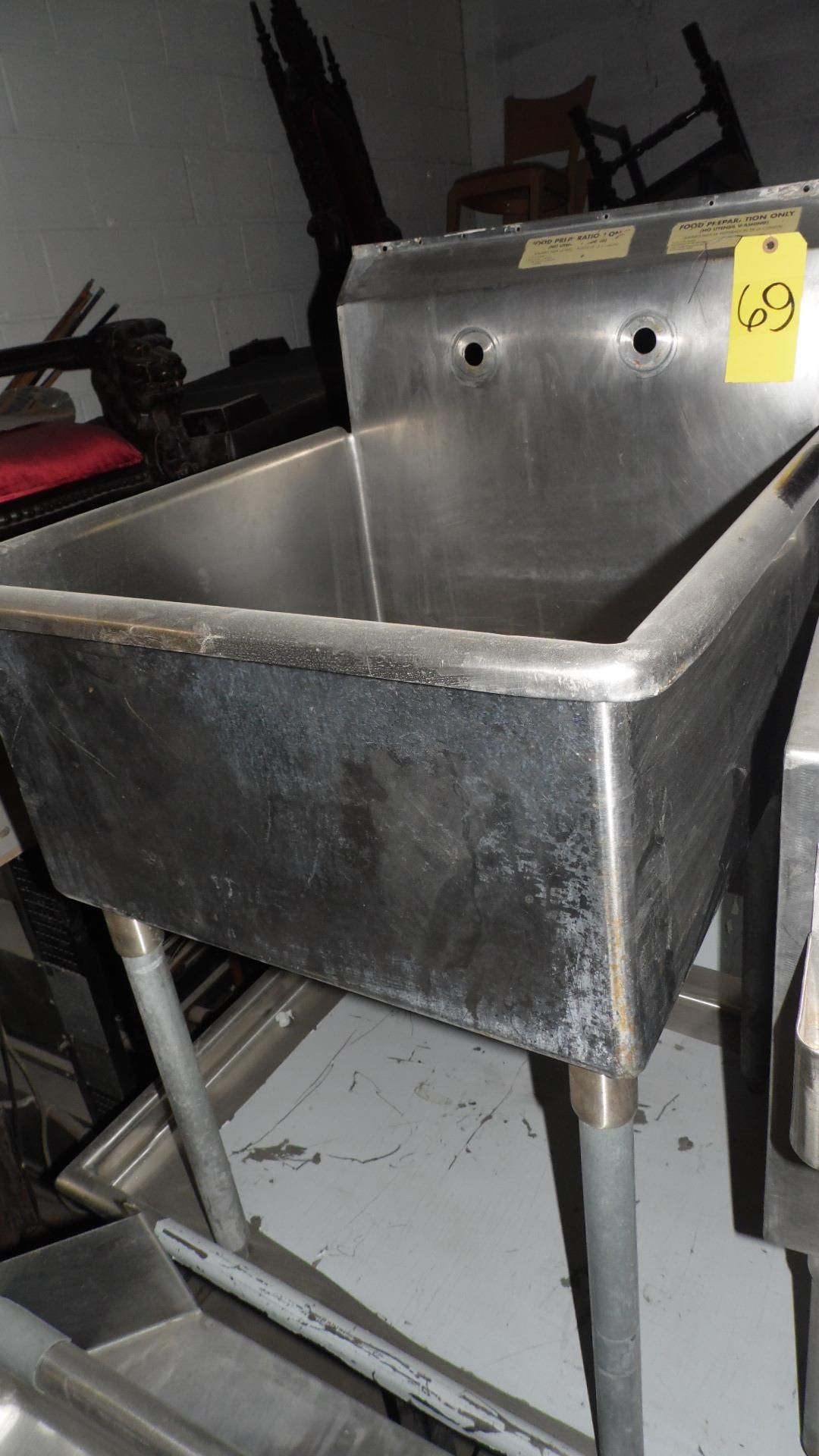 24" X 24" STAINLESS STEEL SINGLE COMPARTMENT SINK