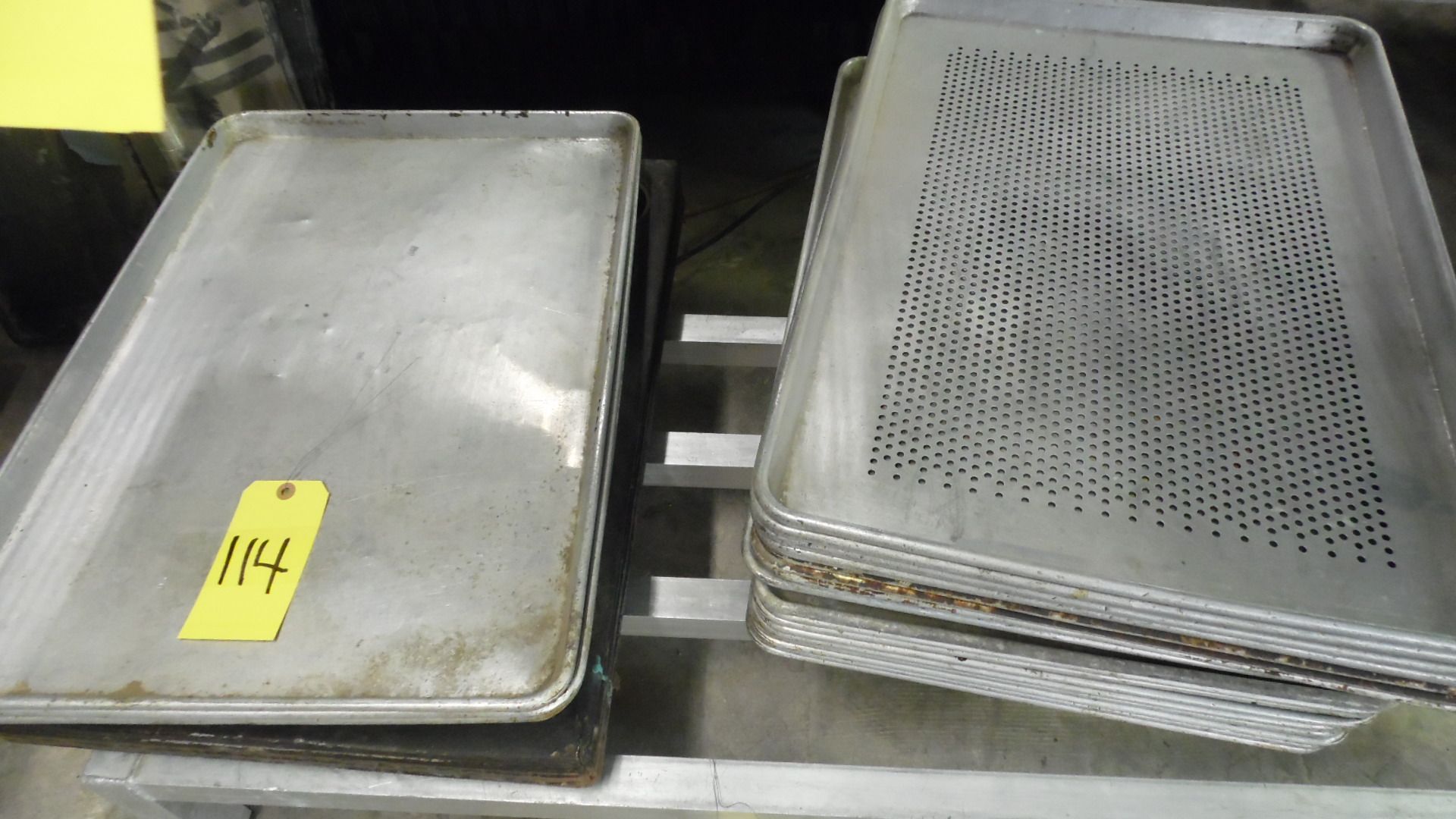 ALUMINUM BAKING TRAYS (QTY 25)