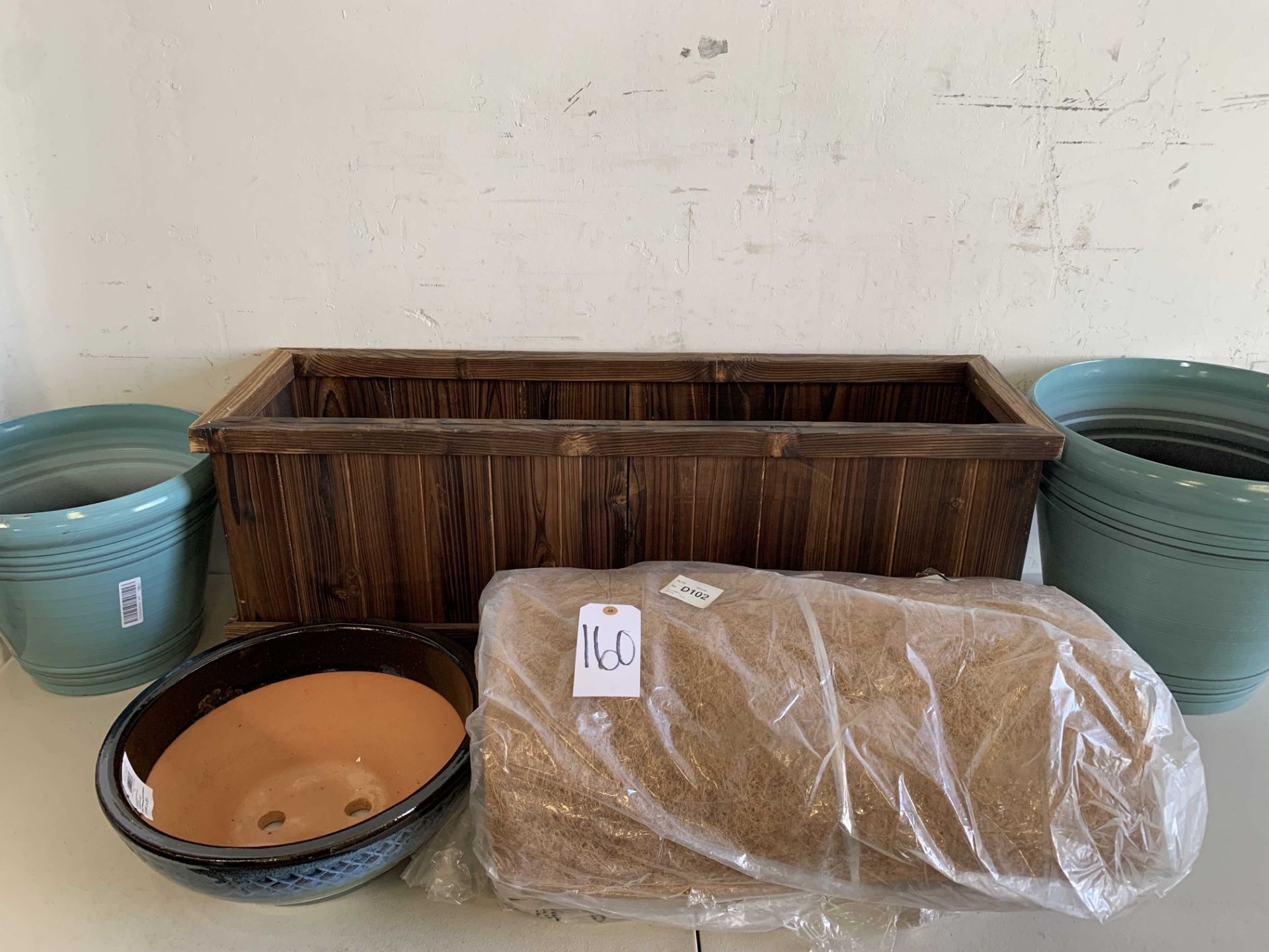 Planter Box, 3 Planter Bowls, and Coconut Planter Box Liner