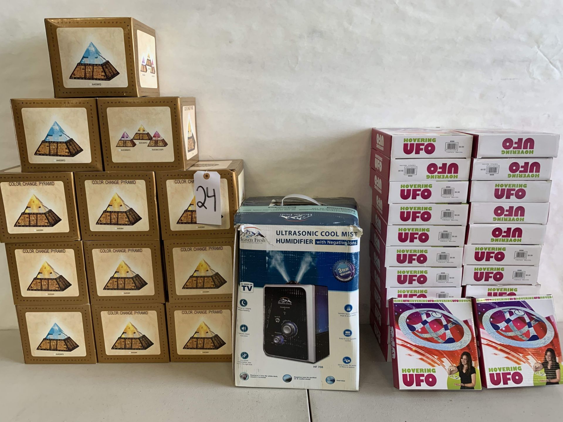 UFO Hovering Toys, Color Change Pyramid