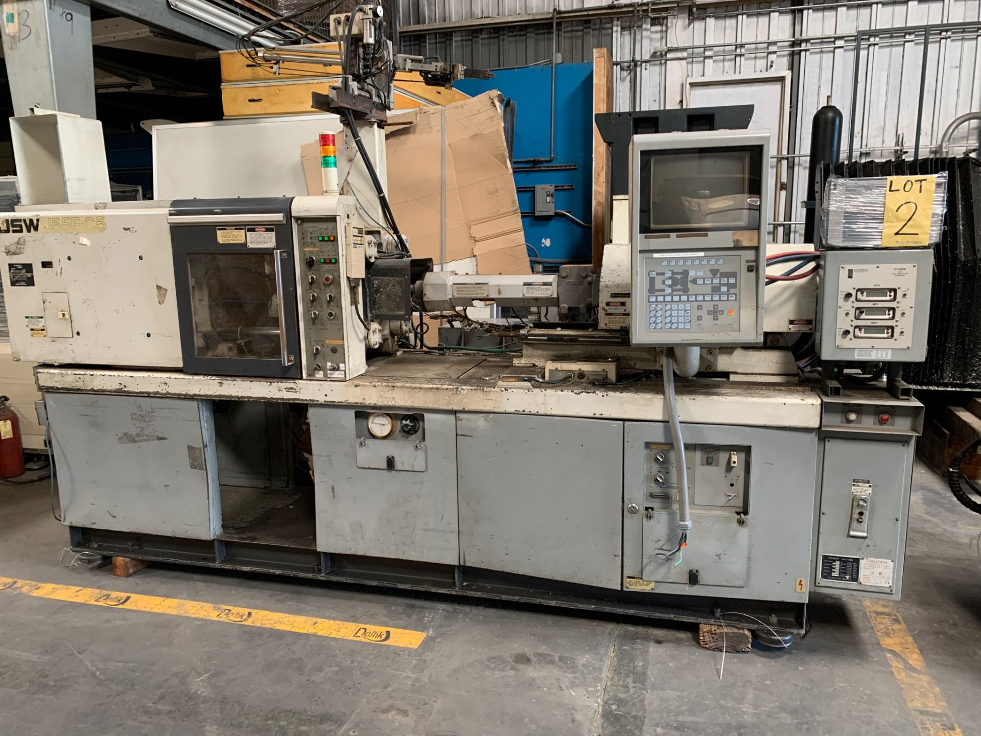 55 TON JSW J55E INJECTION MOLDING MACHINE