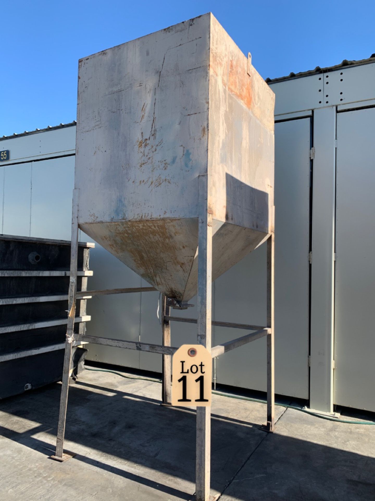 60” x 54” x 61” SQUARE DRY HOPPER