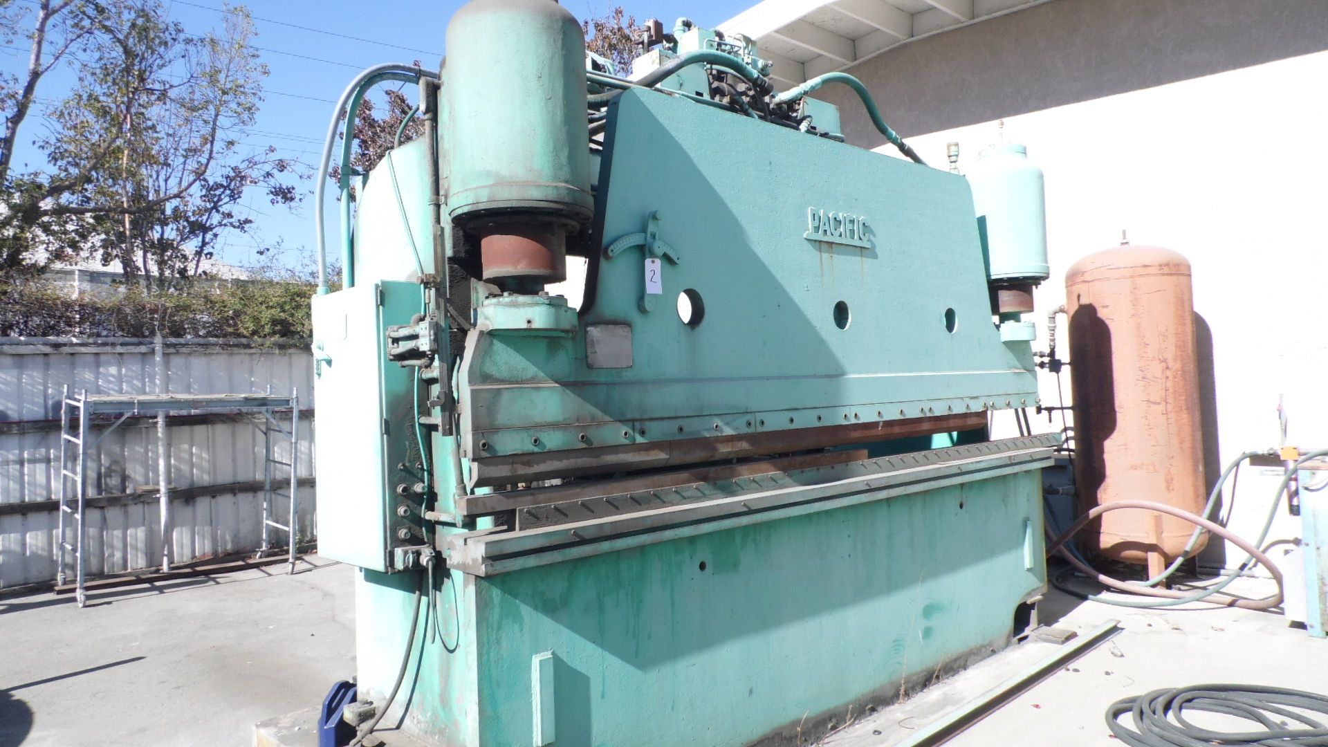 PACIFIC 150 TON PRESS BRAKE 150-12 3/16" X 10' - Image 4 of 6