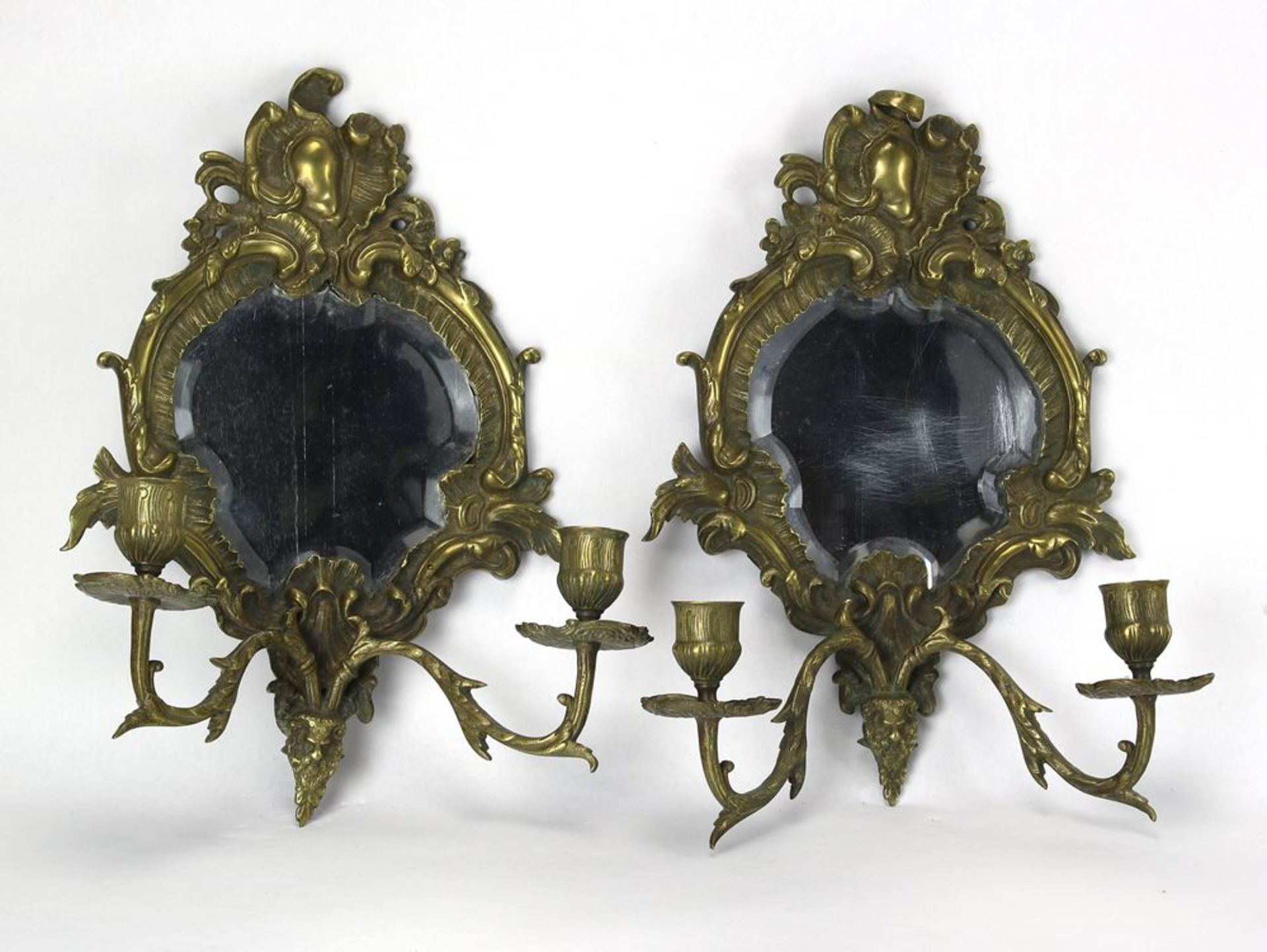 Paar WandapplikenNapoleon III, 19. Jh. Bronze und Glas. Bewegt gearbeitet mit jeweils zwei