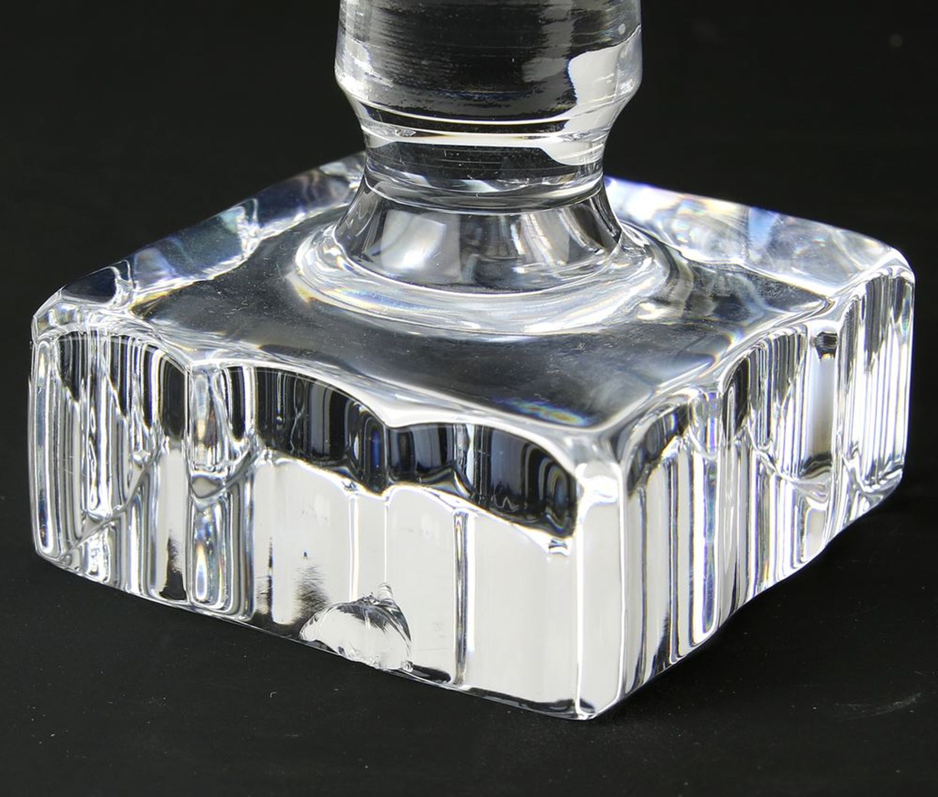 WhiskykaraffeDeutsch 20. Jh. vertikal profiliertes Klarglas mit Glasstöpsel und Silbermontur am - Bild 3 aus 3