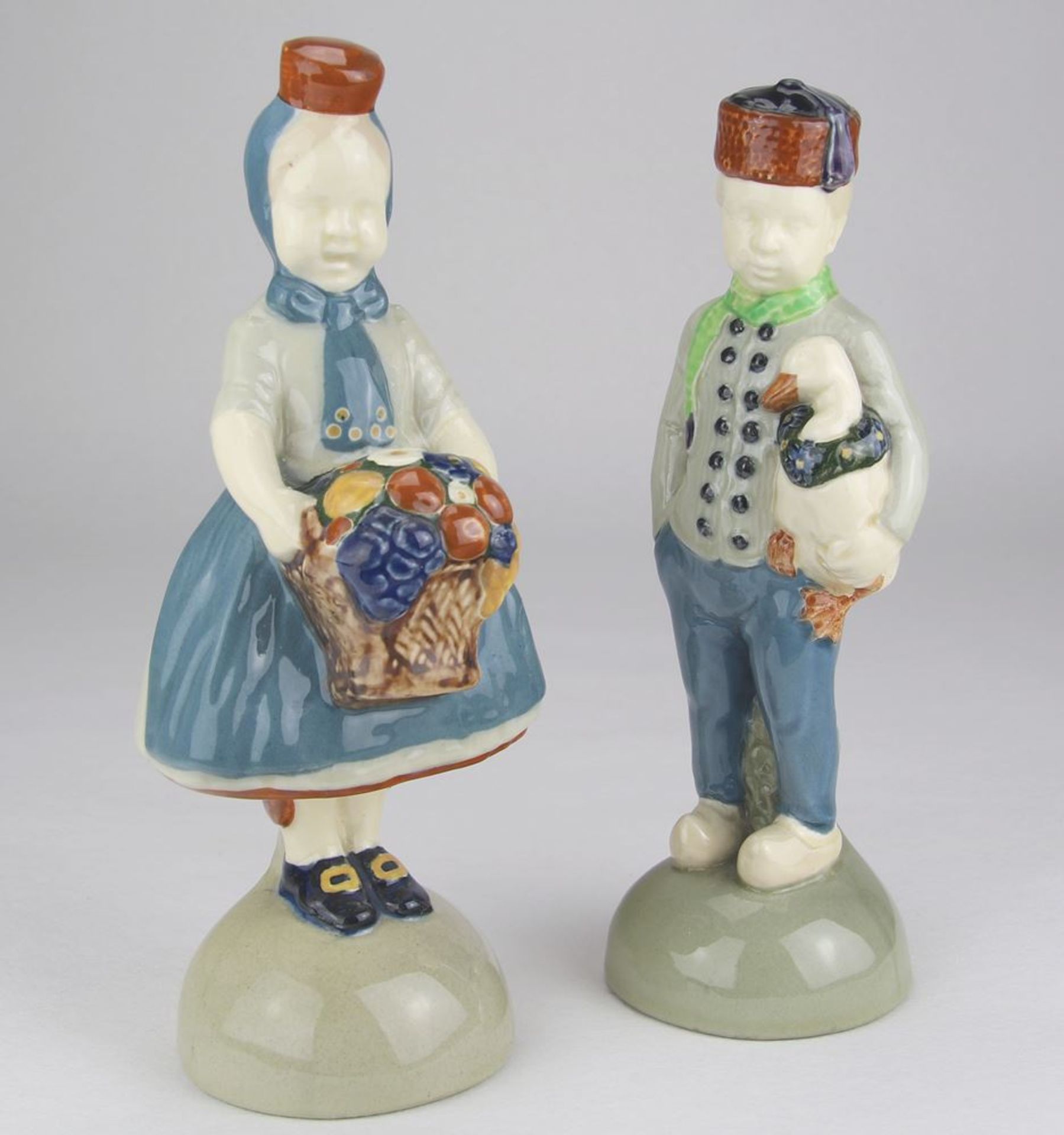 Paar TrachtenfigurenKunstabteilung Christian Neureuther, Entwurf Ernst Riegel 1912/15. Kinderfiguren