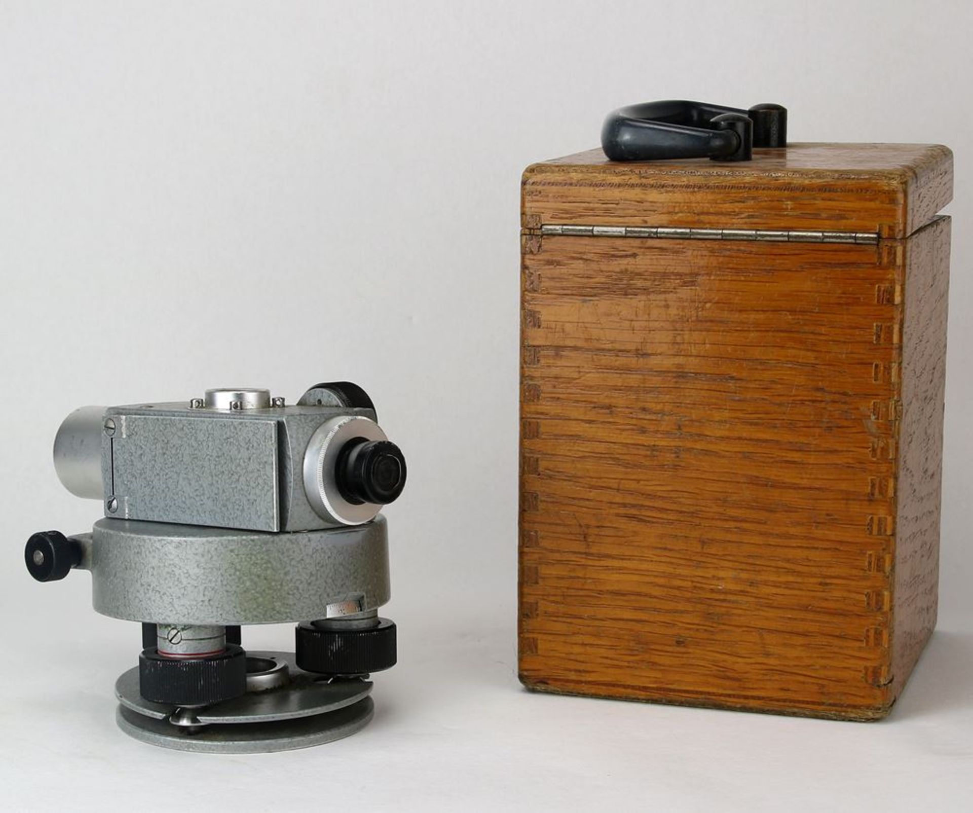 TheodolitCarl Zeiss 20. Jh. In der originalen Holzbox. Größe ca. 13 x 12 cm, Höhe ca. 18,5 cm, - Bild 2 aus 7
