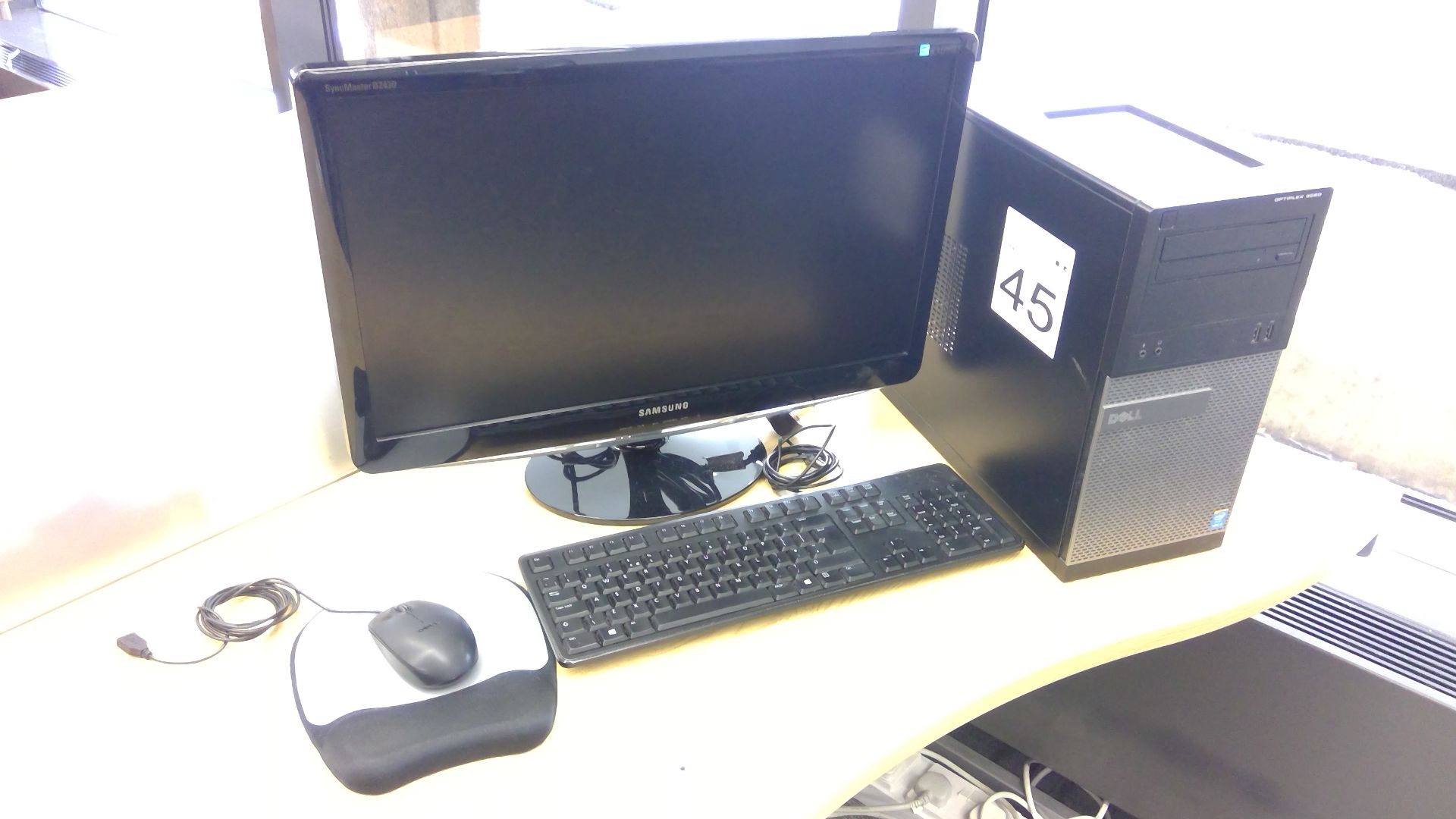Dell Optiplex 3020 Core i3 PC with Samsung 24 inch monitor, keyboard and mouse