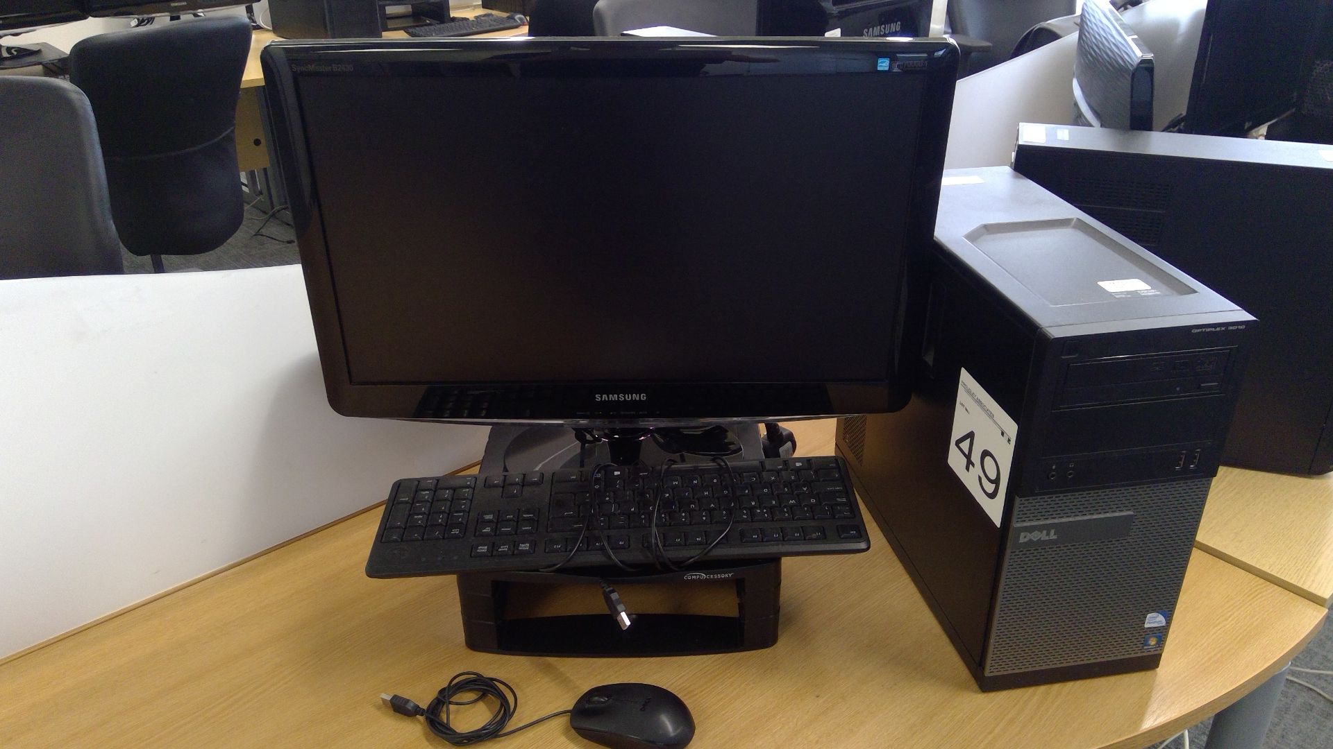 Dell Optiplex 3010 Pentium PC with Samsung 24 inch monitor, keyboard and mouse