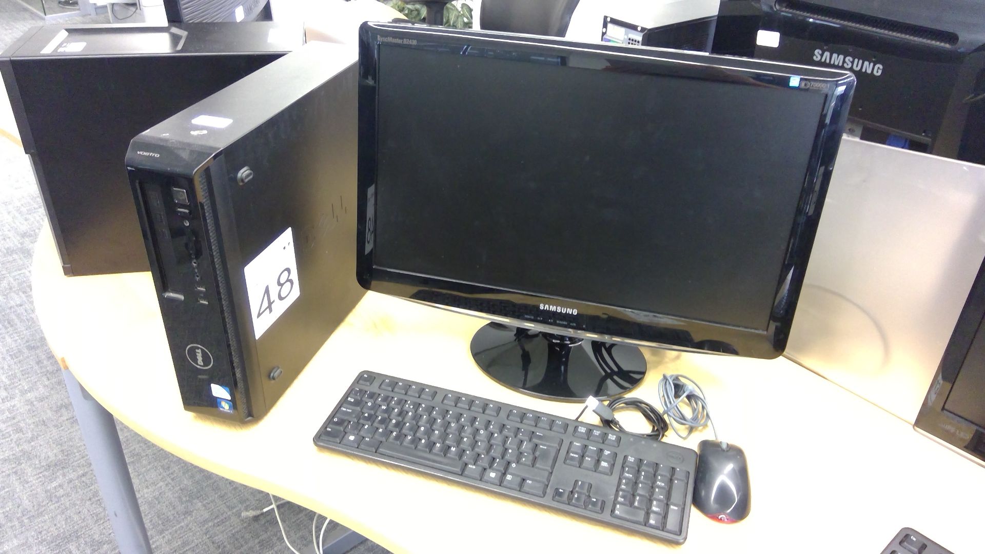 Dell Vostro Pentium PC with Samsung 24 inch monitor, keyboard and mouse