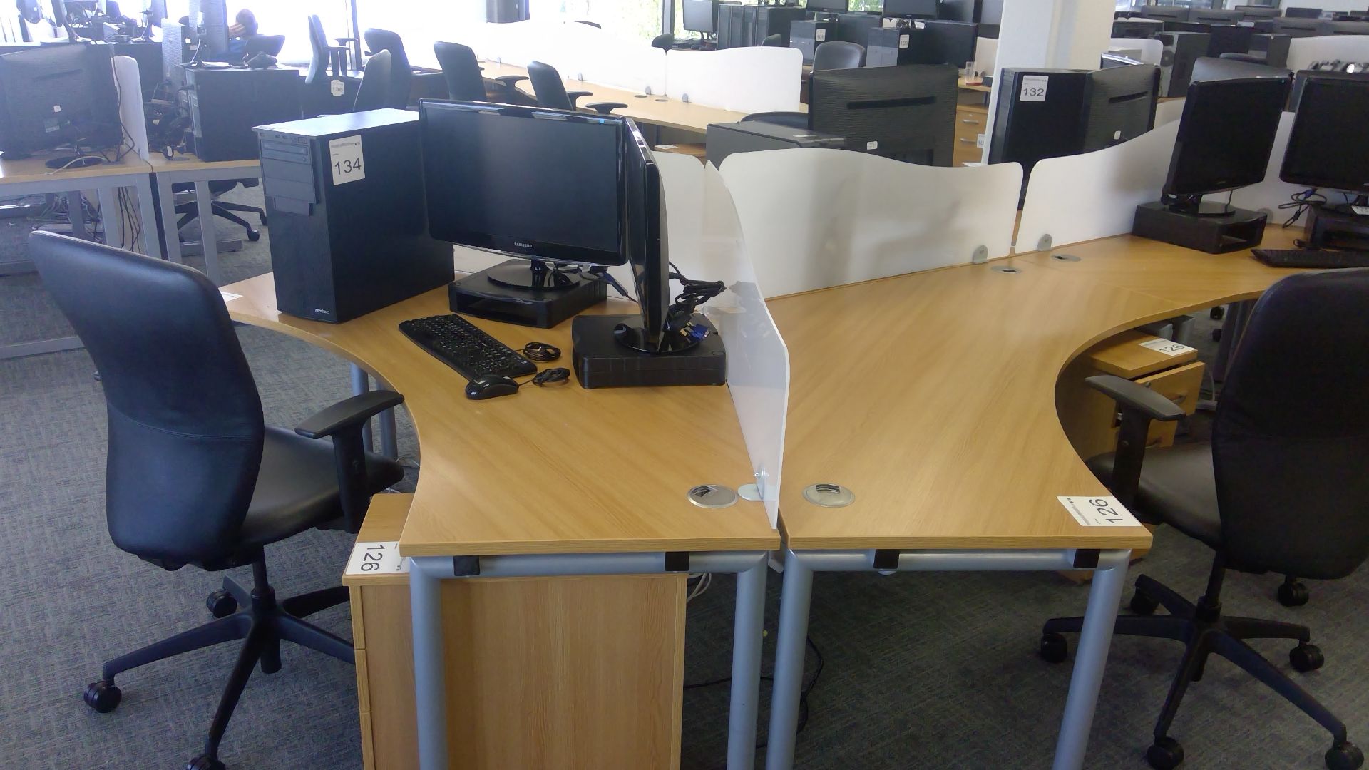 Oak effect 3 person desk cluster with opaque desk dividers, 3 drawer pedestals and 3 way adjustable - Image 2 of 2