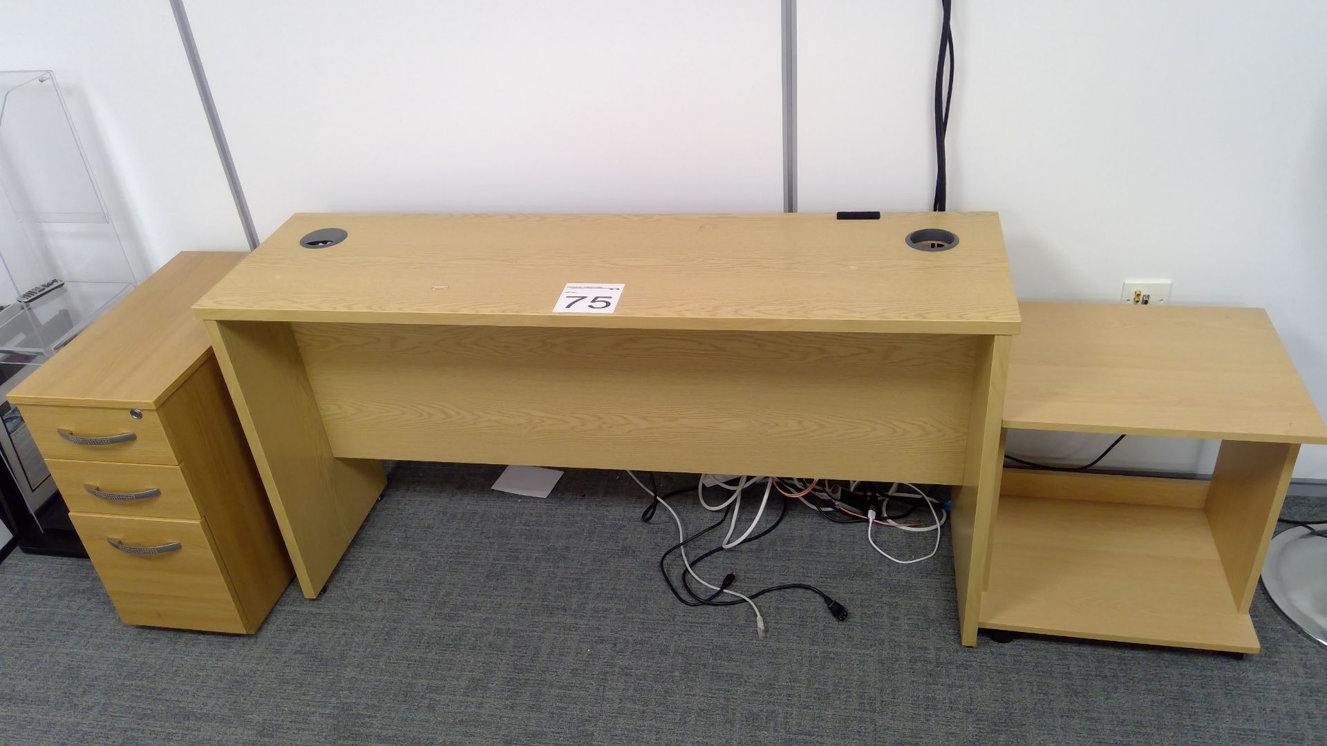 5ft wide oak eefect workstation complete with side table and 3 drawer pedestal