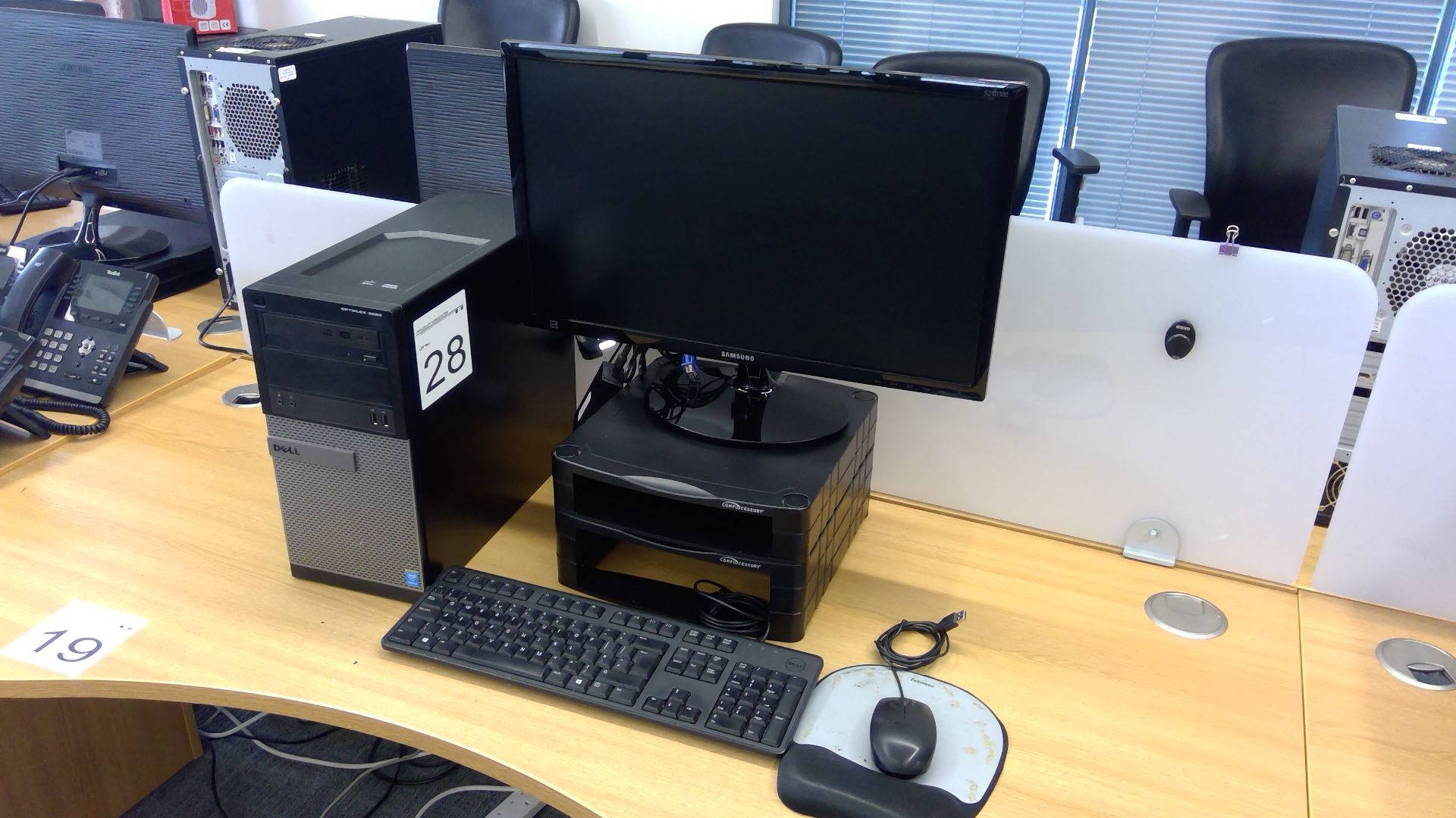 Dell Optiplex 3020 Core i3 PC with Samsung 24 inch monitor, keyboard and mouse