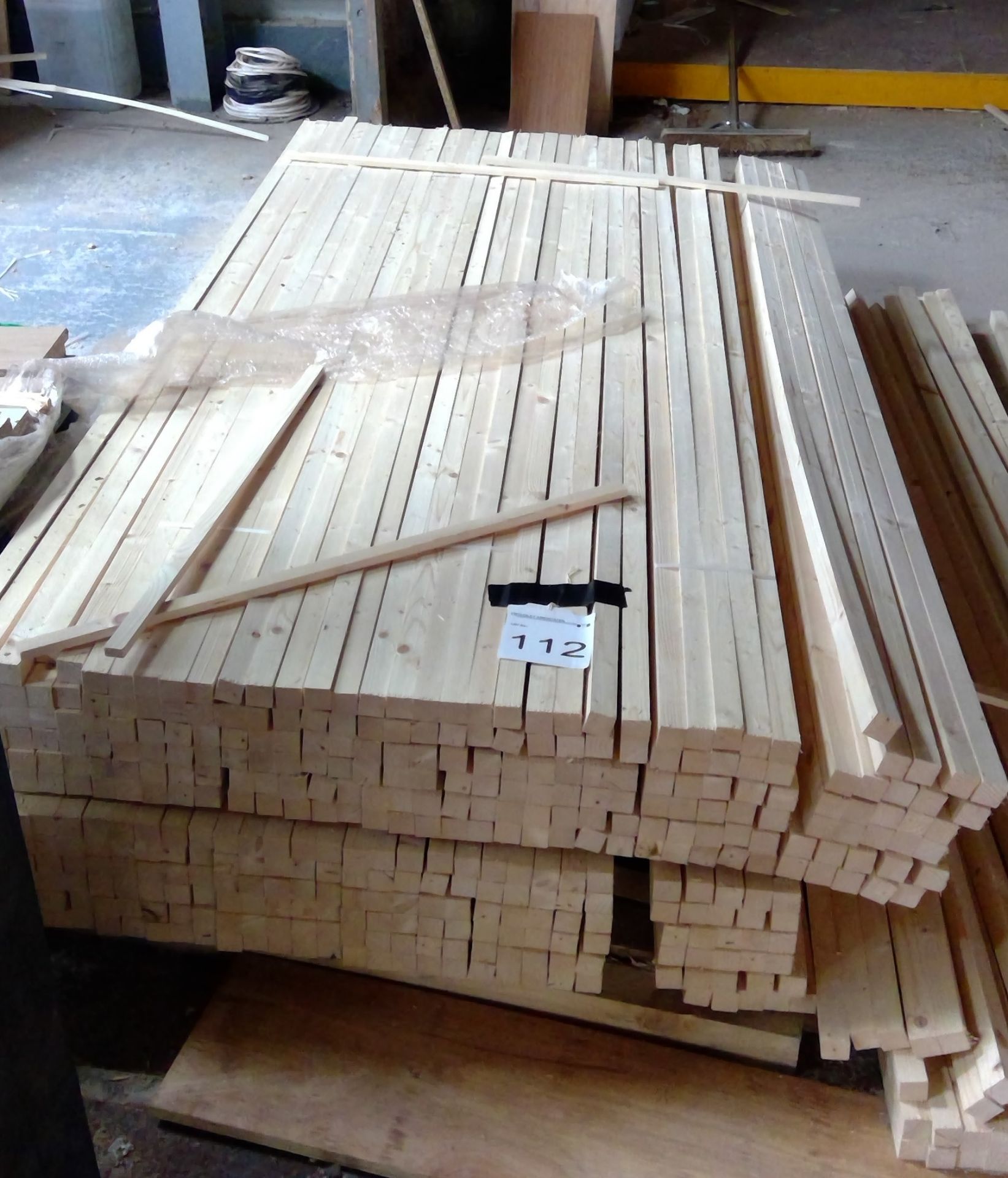 Quantity of 2m x 30mm x 30mm planed timber