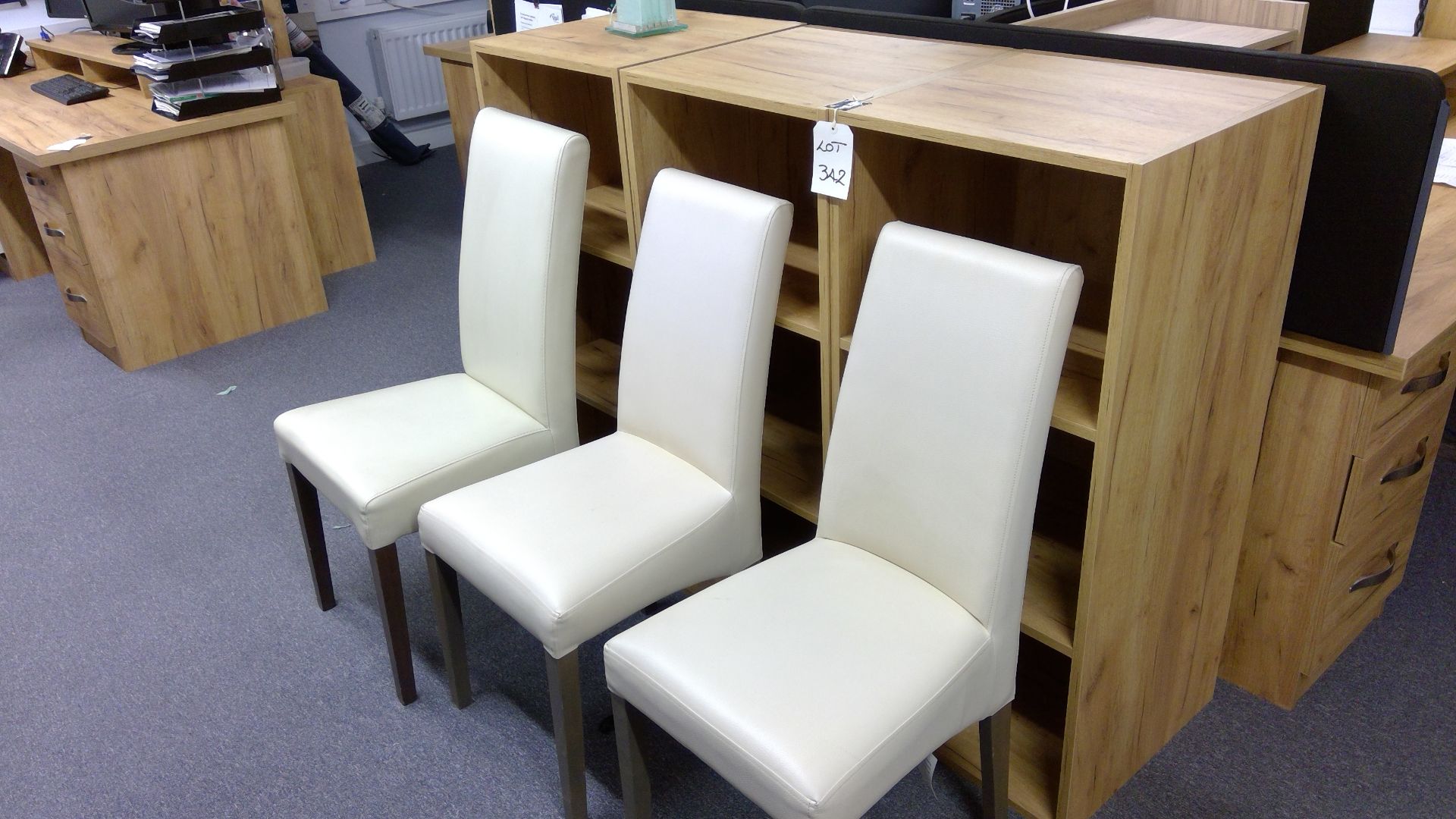 Oak effect single pedestal desk with 3 No bookcases and 3 No chairs - Image 2 of 2