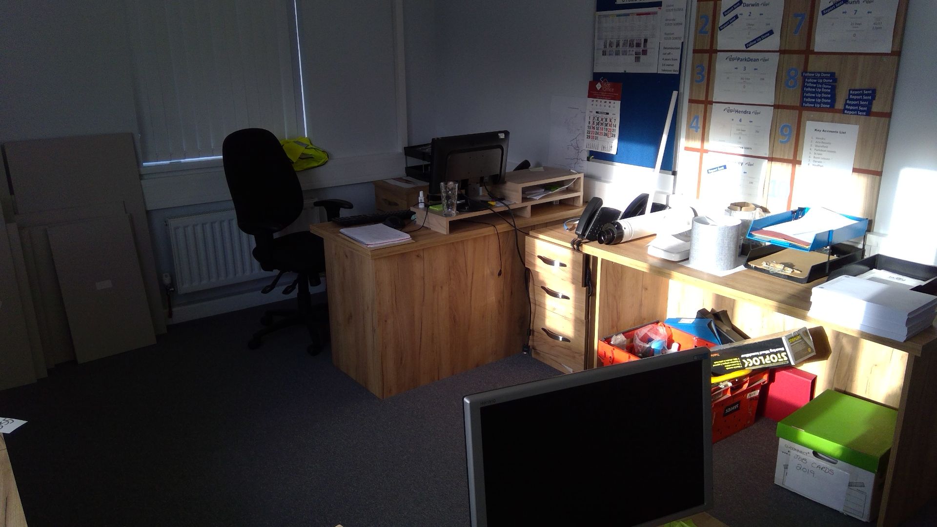 Contents of office 4 to include 3 No oak effect desks, 2 pedestals, 3 bookcases and 2 assorted chair - Image 2 of 2