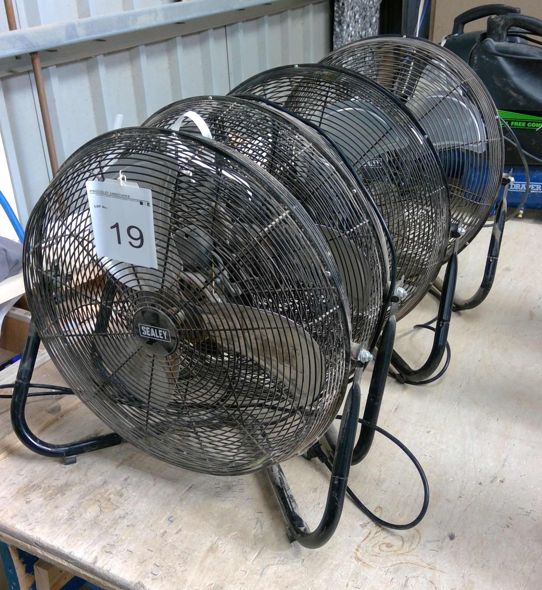 4 No. Sealey 240v 18 inch black effect industrial floor fans