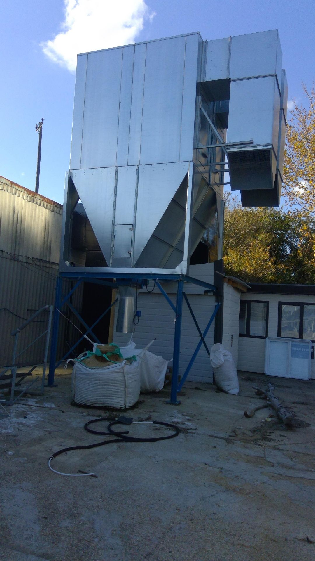 S&D Extraction extraction unit complete with 37 kW Brook Crompton motor, galvanised steel waste silo - Image 4 of 5