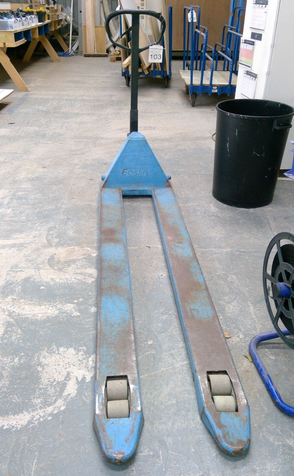 Pallet truck with approx 2m forks