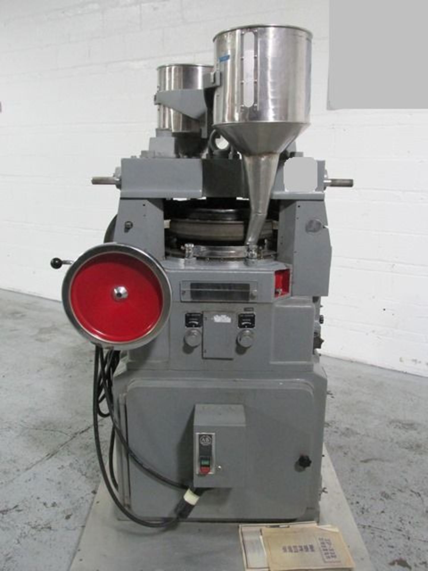 ZP rotary tablet press, model ZPY33, 33 station, 60 kn compression pressure, double sided