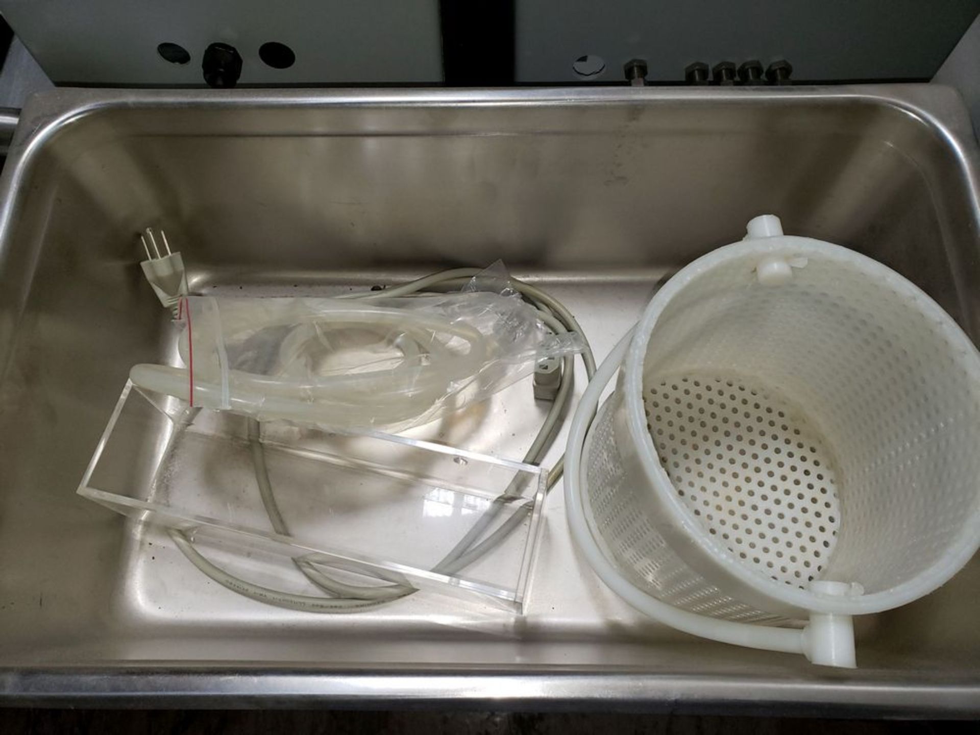 Branson Ultrasonic Cleaner, Model B-92-H, with (2) baskets - Image 7 of 8