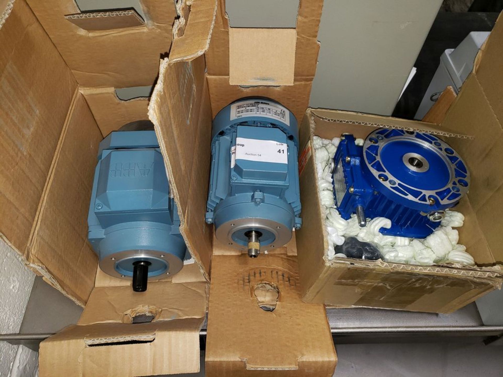 Lot of (2) ABB DC motors, with (1) gearbox, un in boxes, 0.37 and 0.45 kW motors.