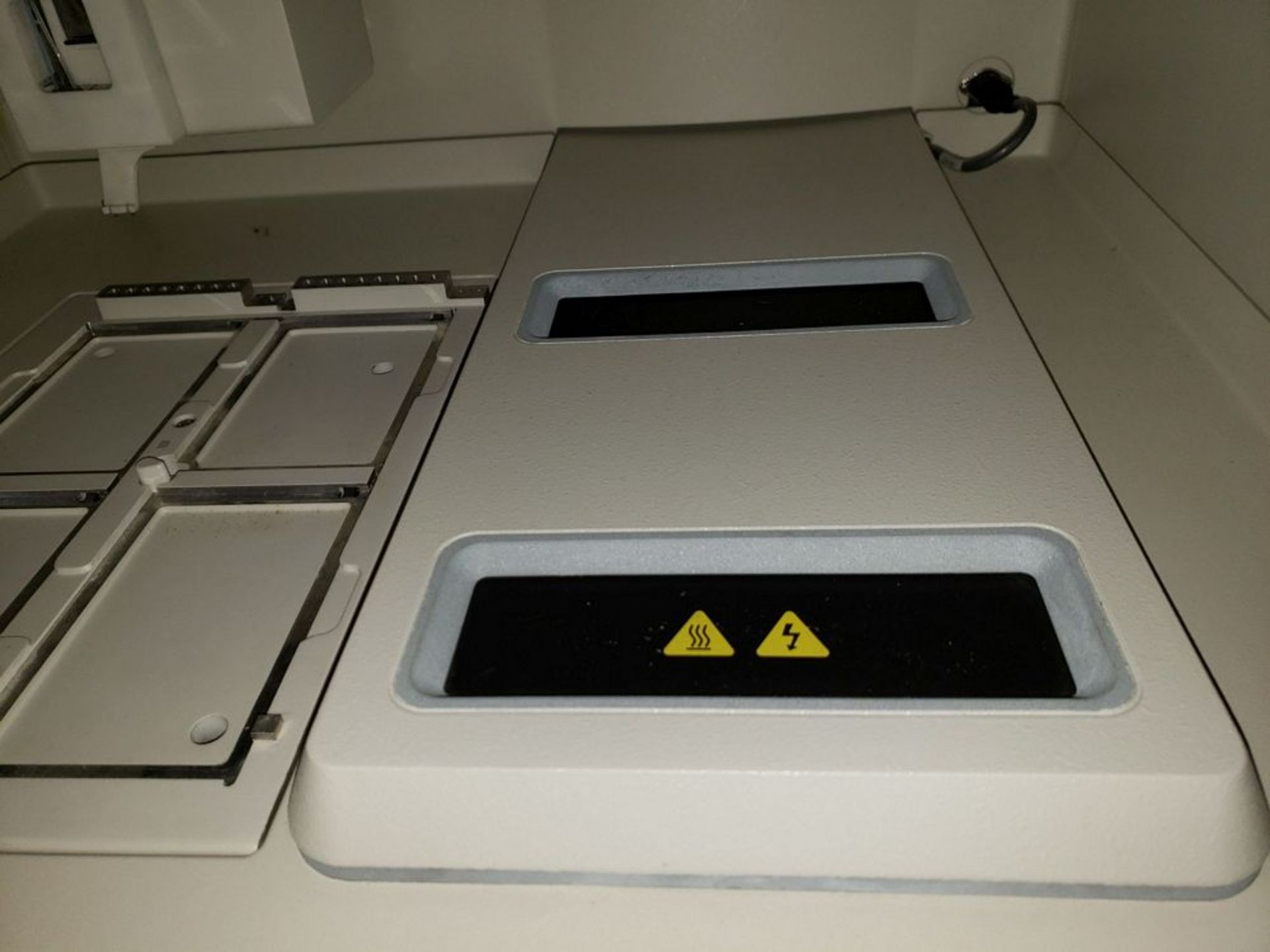 PE Applied Biosystems ABI Prism 3700 DNA analyzer automated, 3000 W - Image 5 of 12