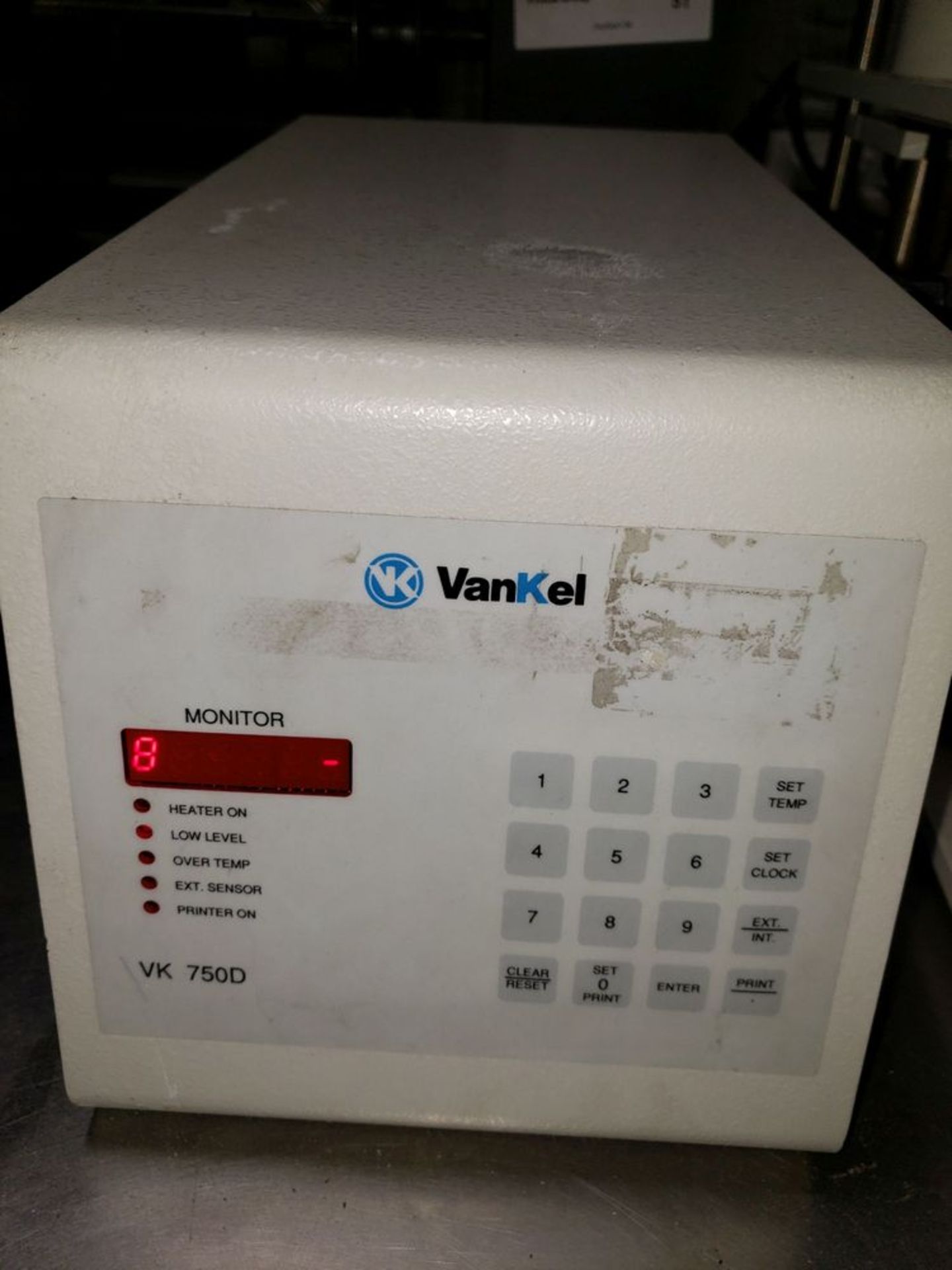 Vankel Dissolution Tester, model VK 7000, (6) spindles, with Vankel VK750 heater/circulator. - Image 7 of 10