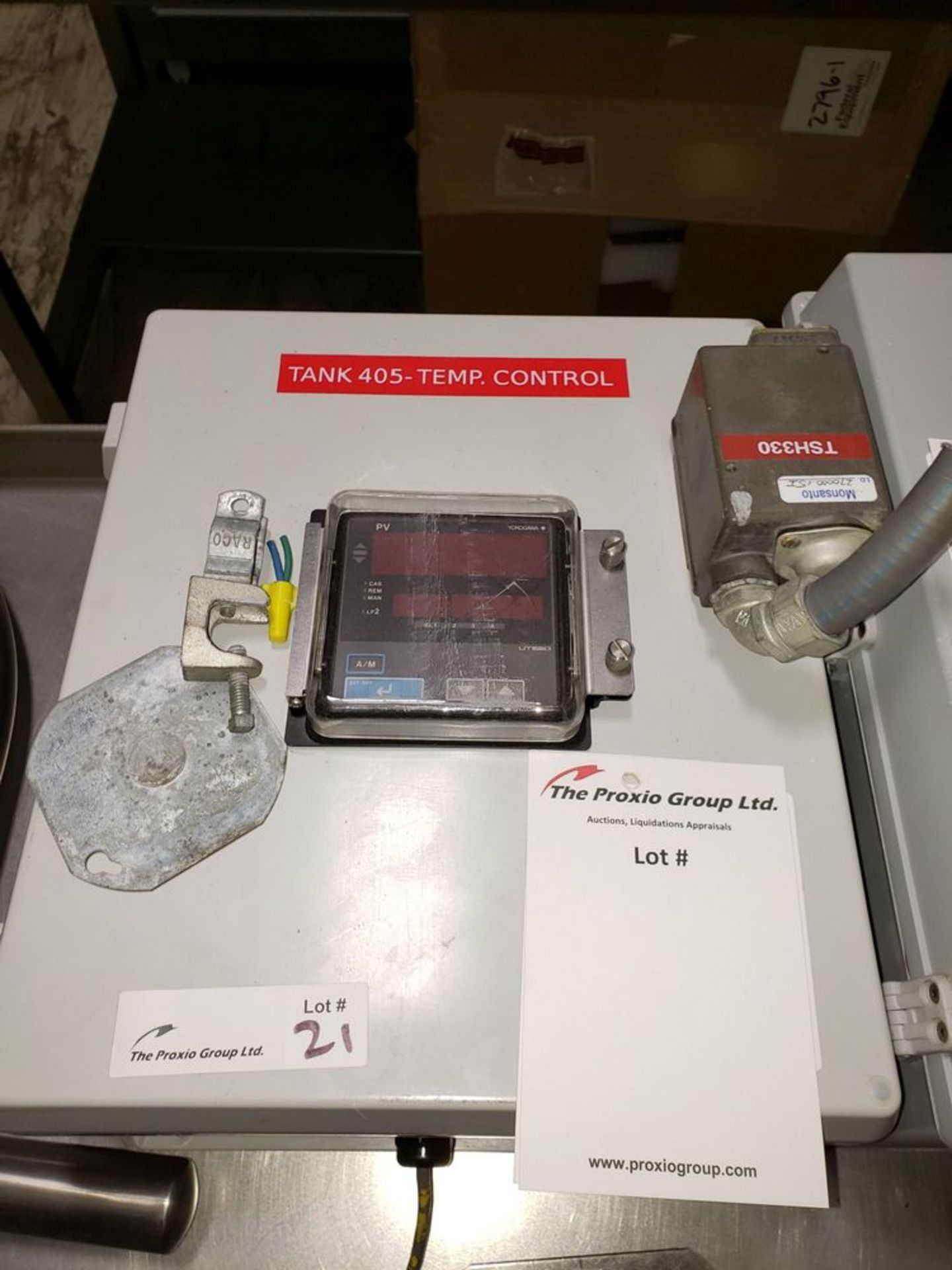 Lot of electrical equipment, consisting of control box, reset button and switches - Image 14 of 16