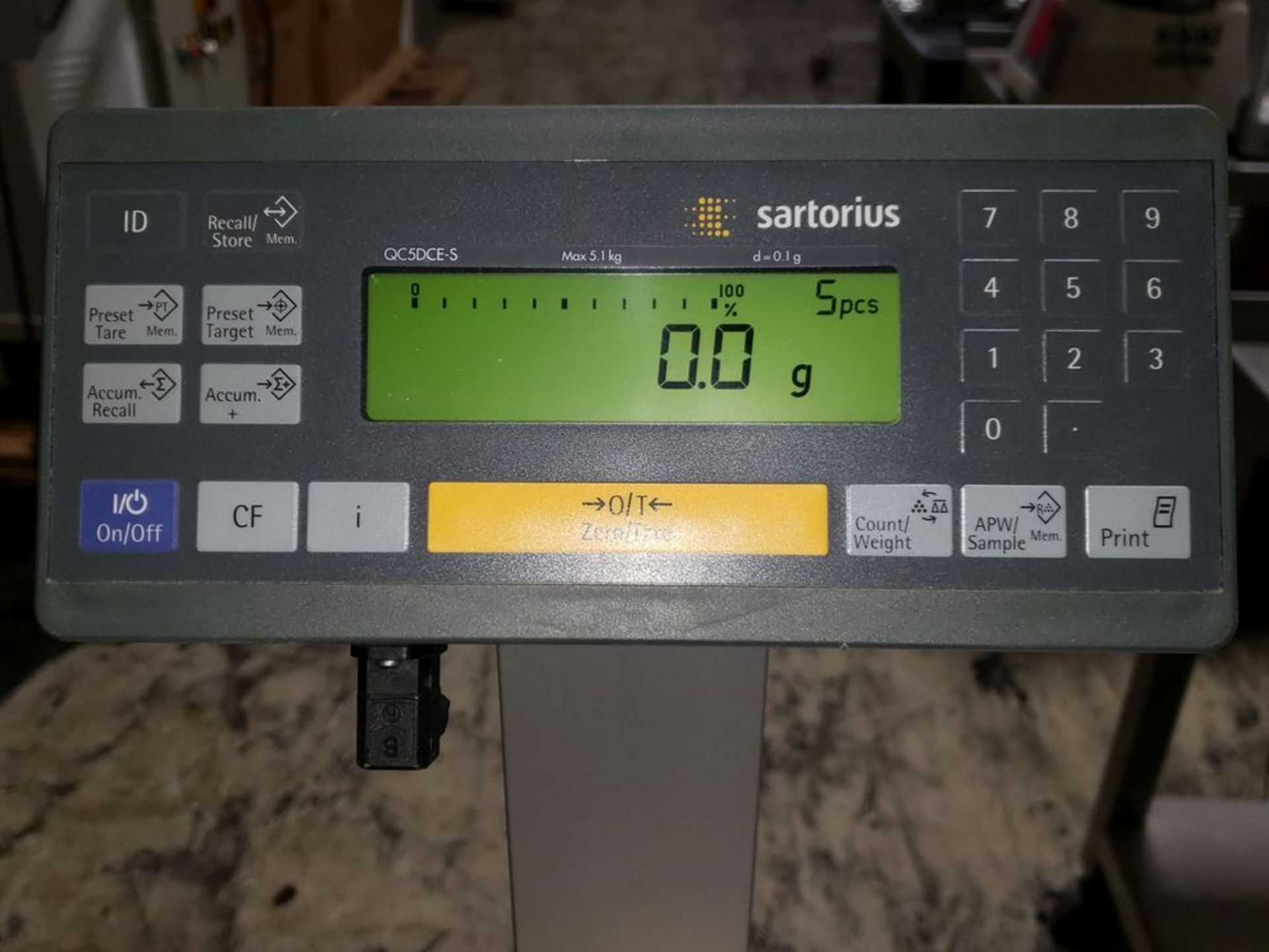 SARTORIUS SCALE, MODEL QC5CE-S, MAX CAPACITY = 5.1 KG, D=0.1G - Image 2 of 7