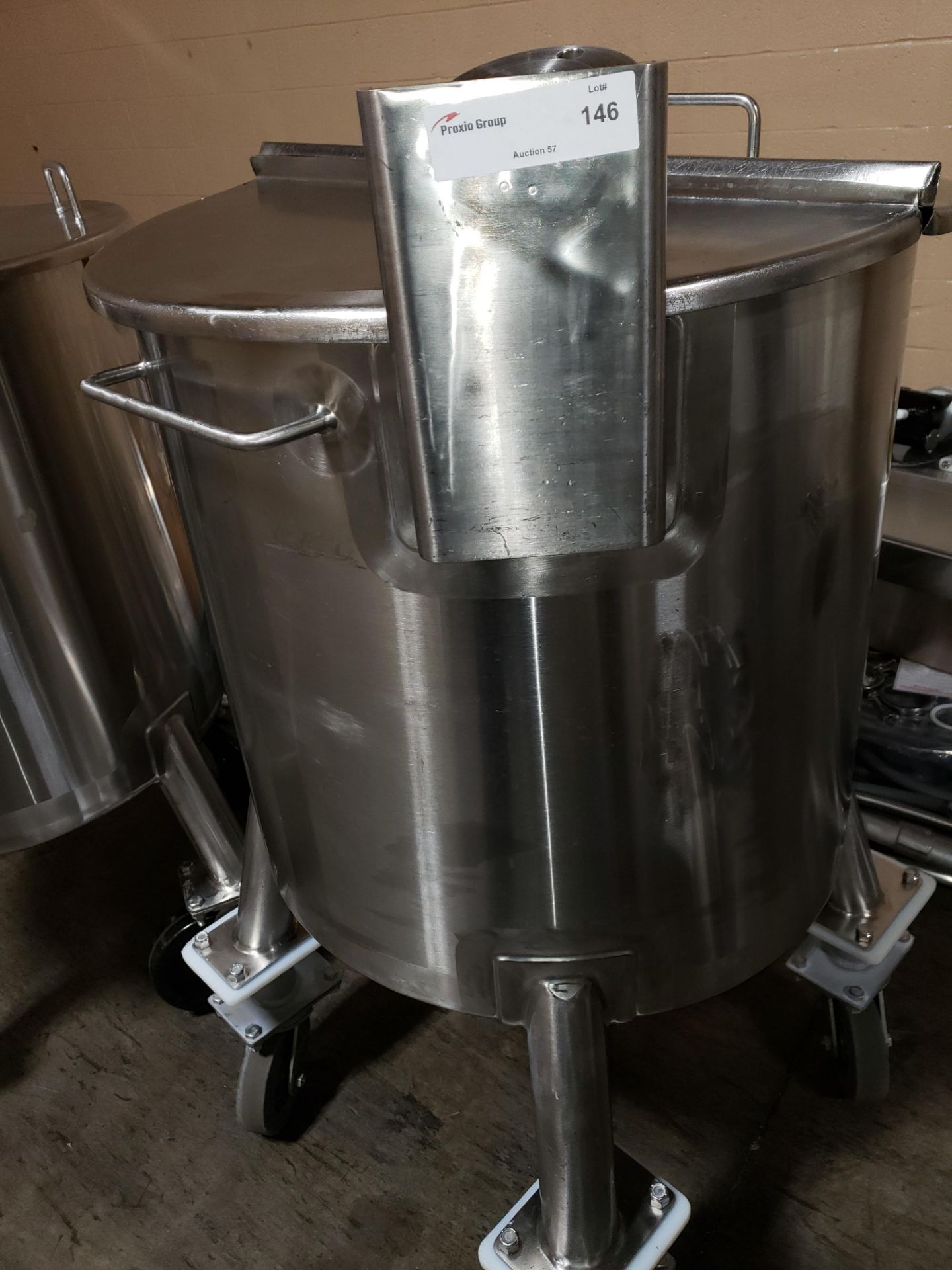 65 GALLON WALKER TANK, 304 STAINLESS STEEL CONSTRUCTION