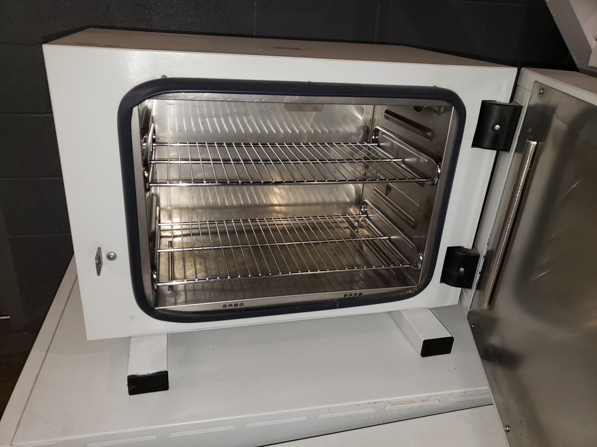 Binder oven, model IP-20, stainless steel product contacts surfaces, .8 kw, 115 volt, serial# - Image 3 of 6