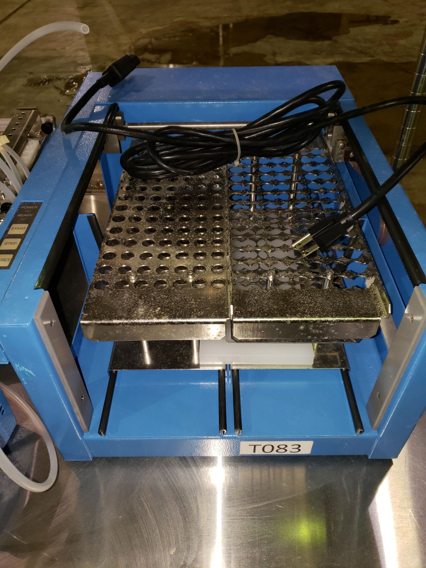 Sotax FS7 automated filter cleaner/changer system, with sample station and circulation pump. - Image 10 of 11