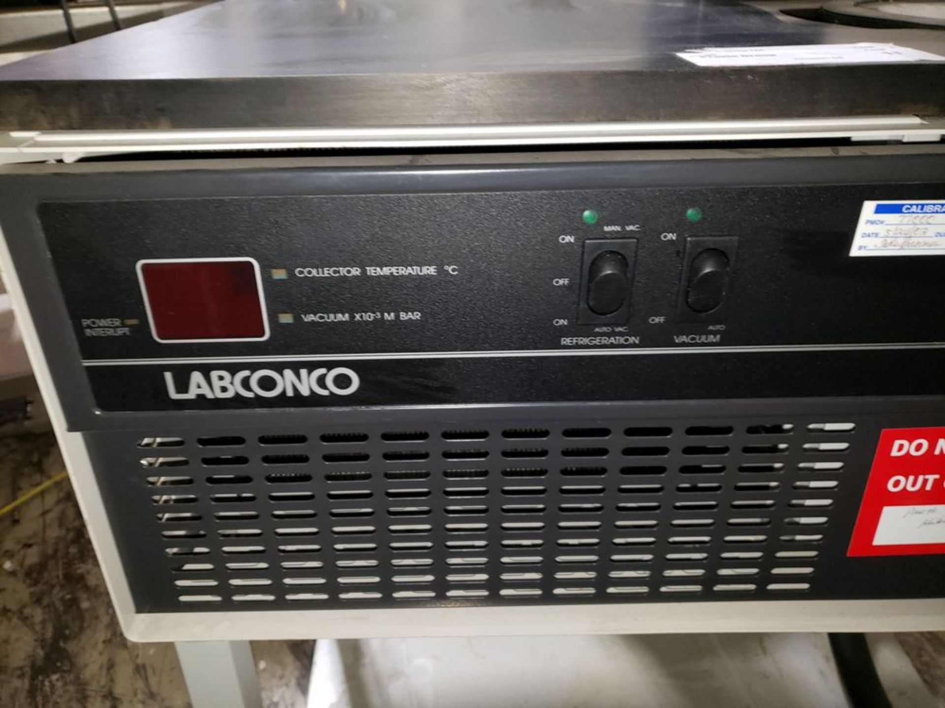 Labconco freeze dryer, cat# 77520-00J, 20 head, 115 volt on stand, serial# 267939. - Image 3 of 10