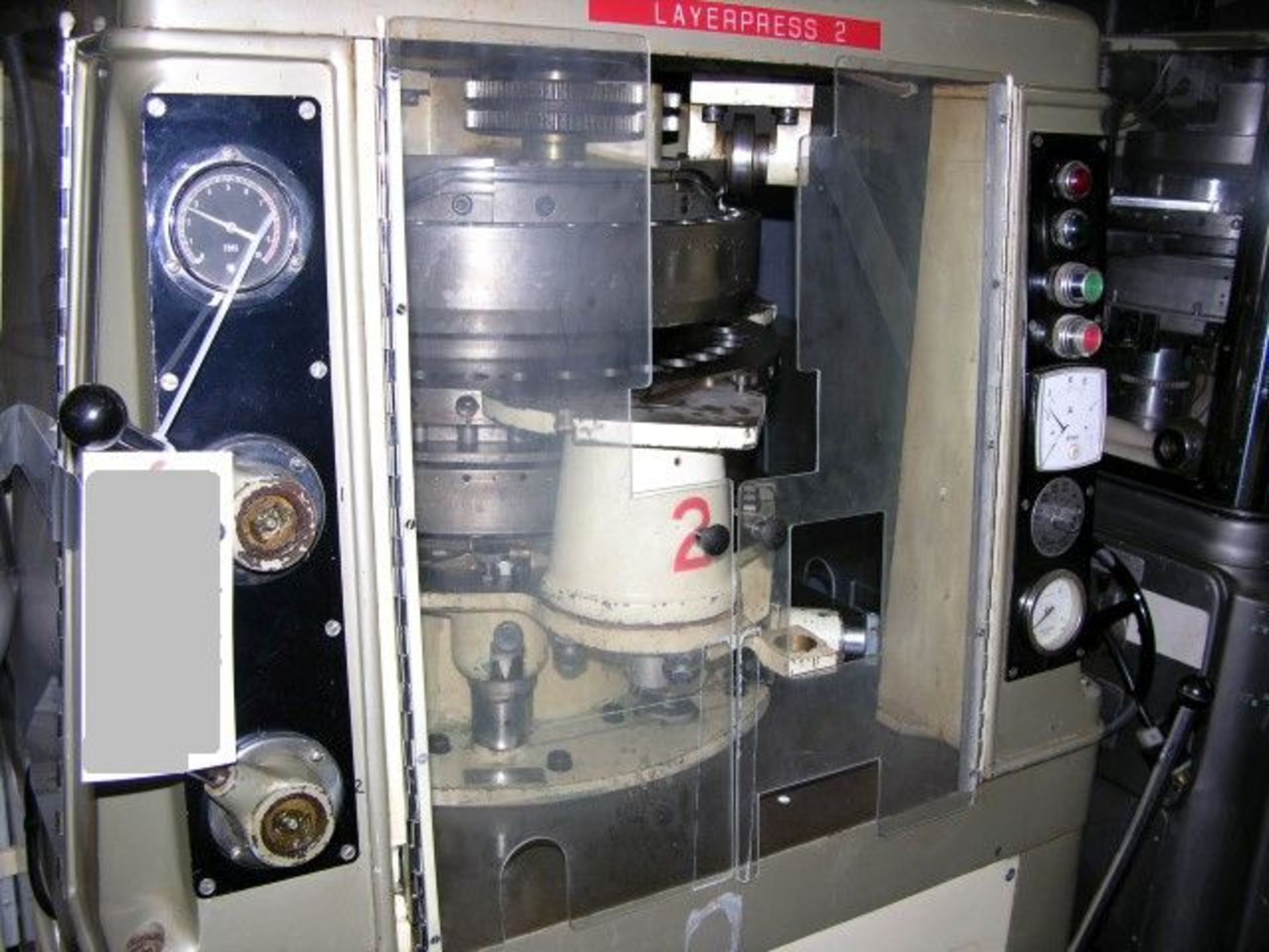 Manesty press rotary tablet press, model BB4, 35 station, 6.5 ton compression pressure, - Image 18 of 18