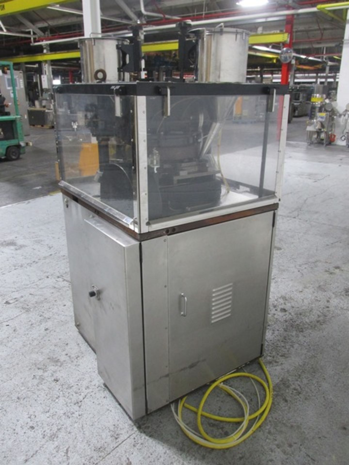 Manesty press rotary tablet press, model BB4, 35 station, 6.5 ton compression pressure, - Image 4 of 18