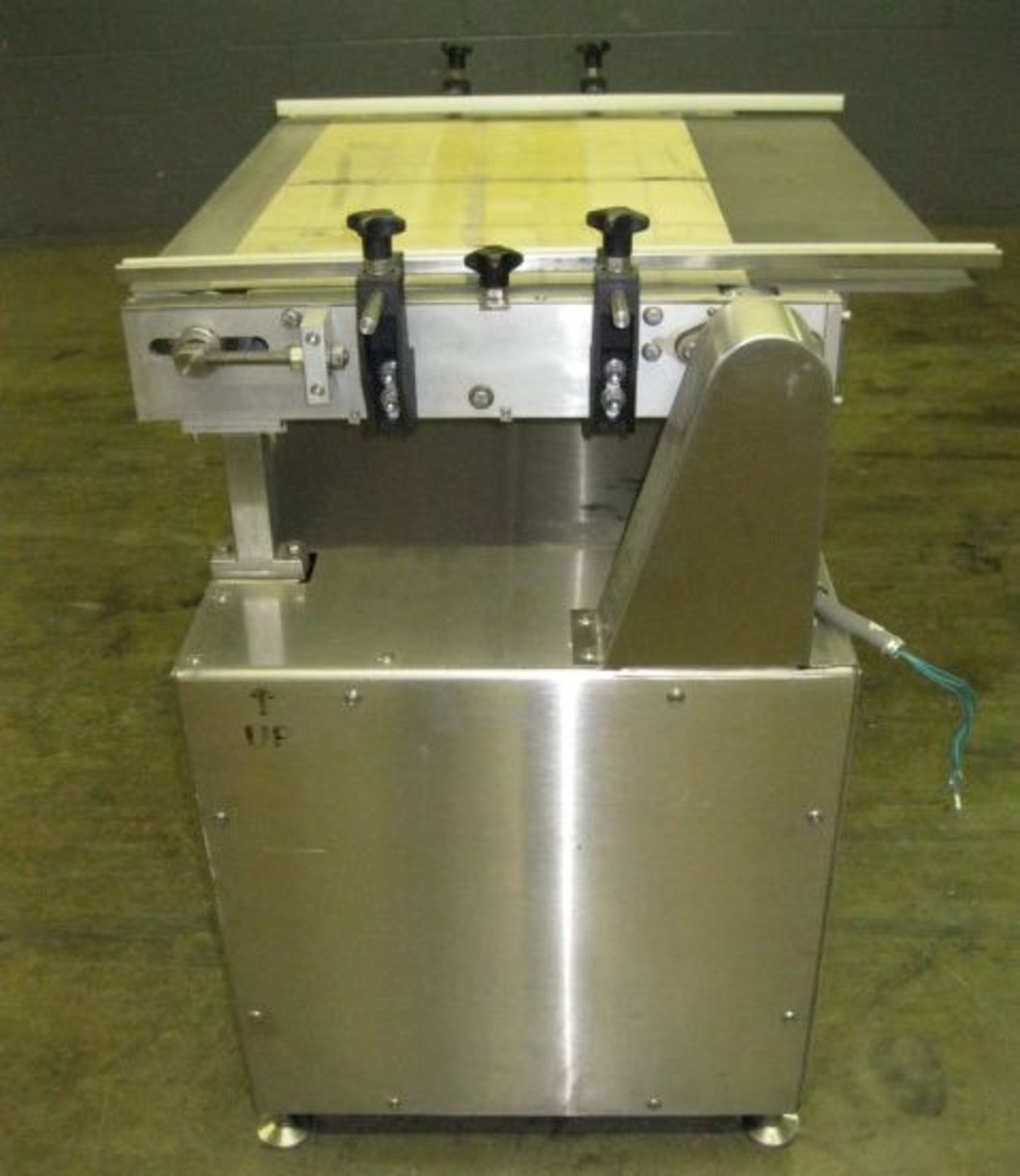 30" wide x 18" long belt conveyor, stainless steel base and sides with motor drive - Image 4 of 5